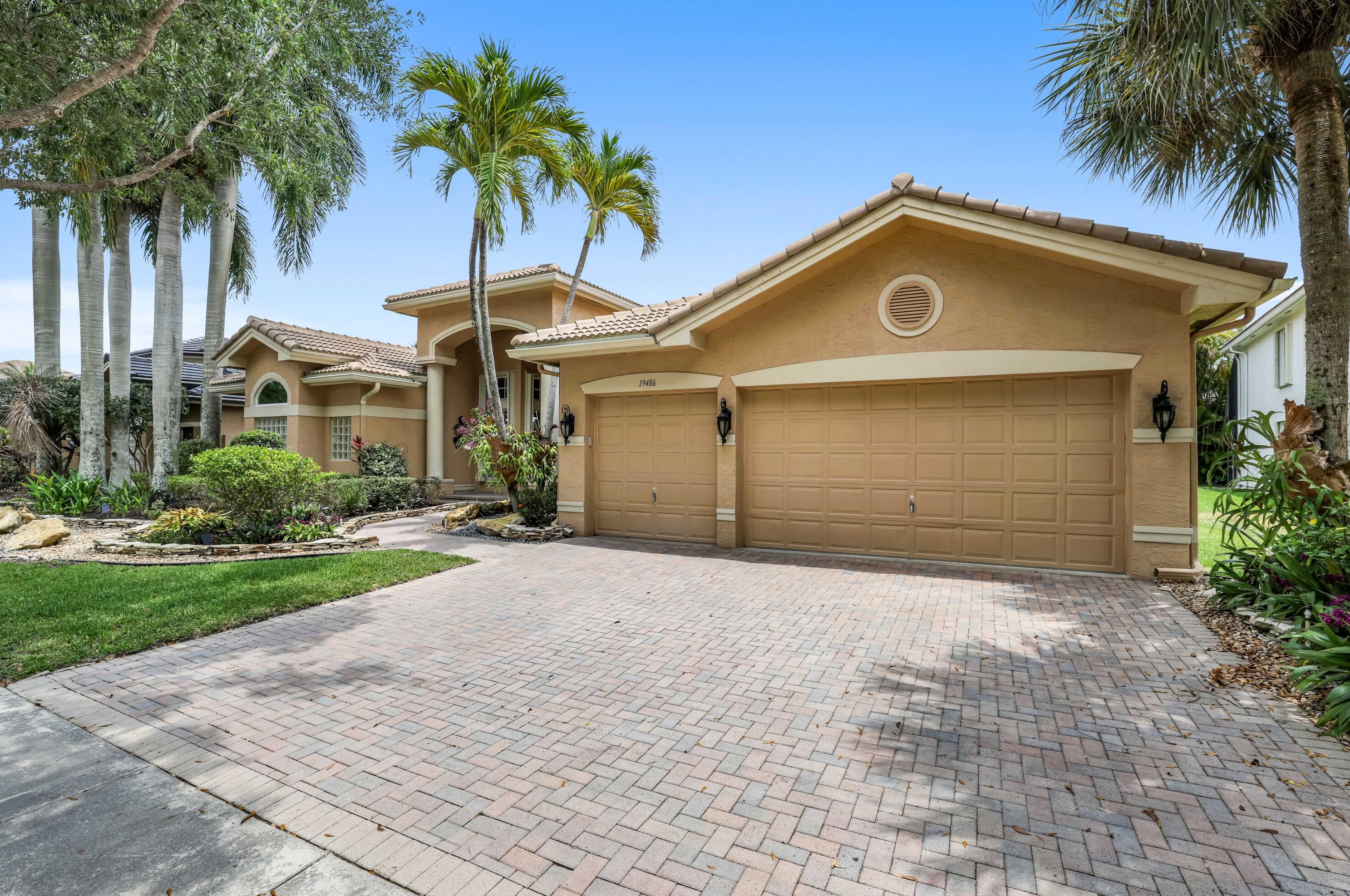 19486 Saturnia Lakes Dr, Boca Raton, FL 33498-6206