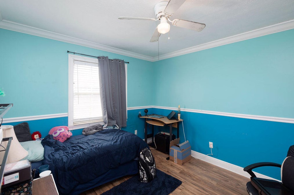 417 Dolores Ave, Fort Pierce FL 34983-1812 exterior