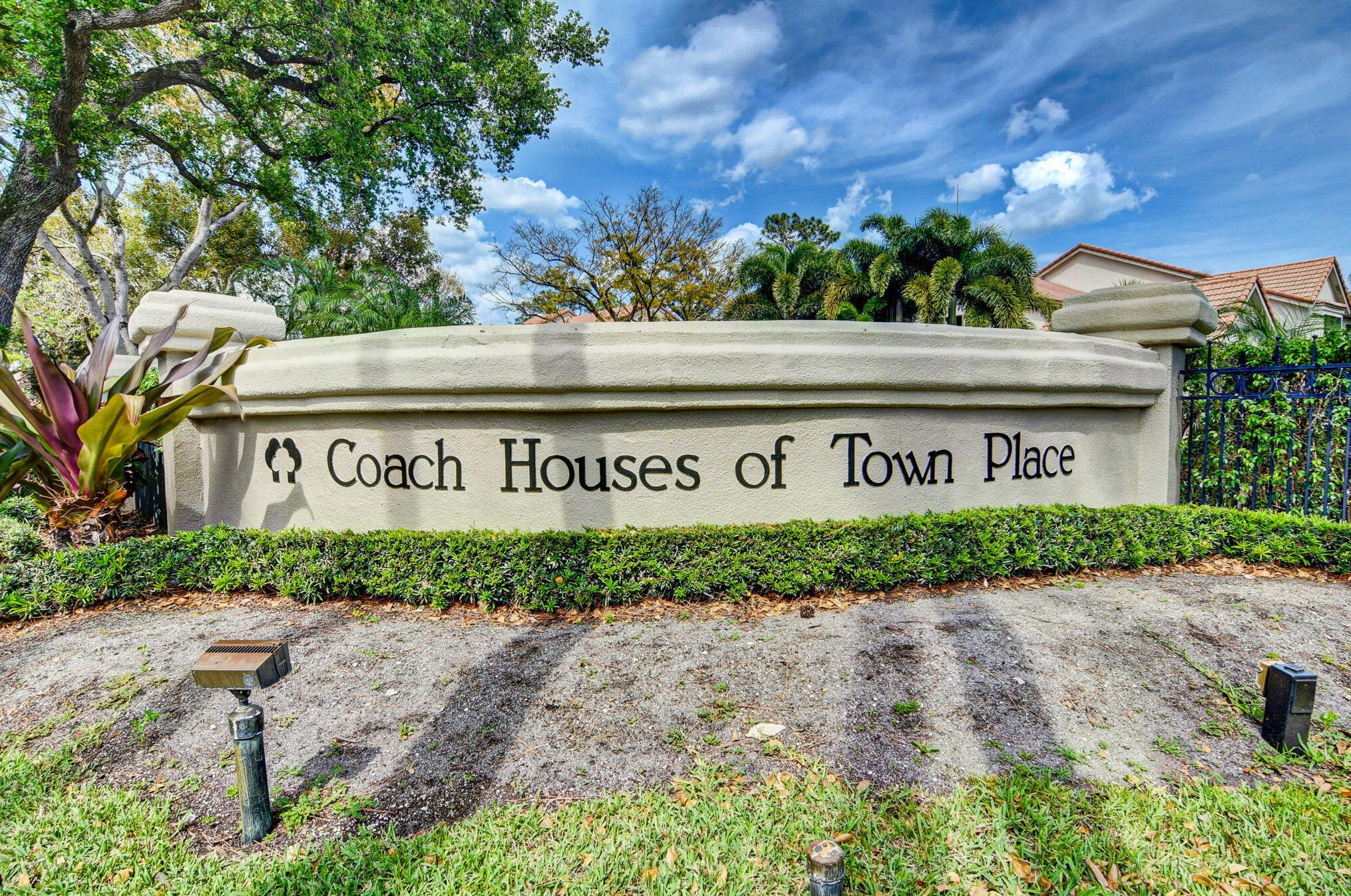 5801 Coach House Cir, Boca Raton FL 33486-8636 exterior
