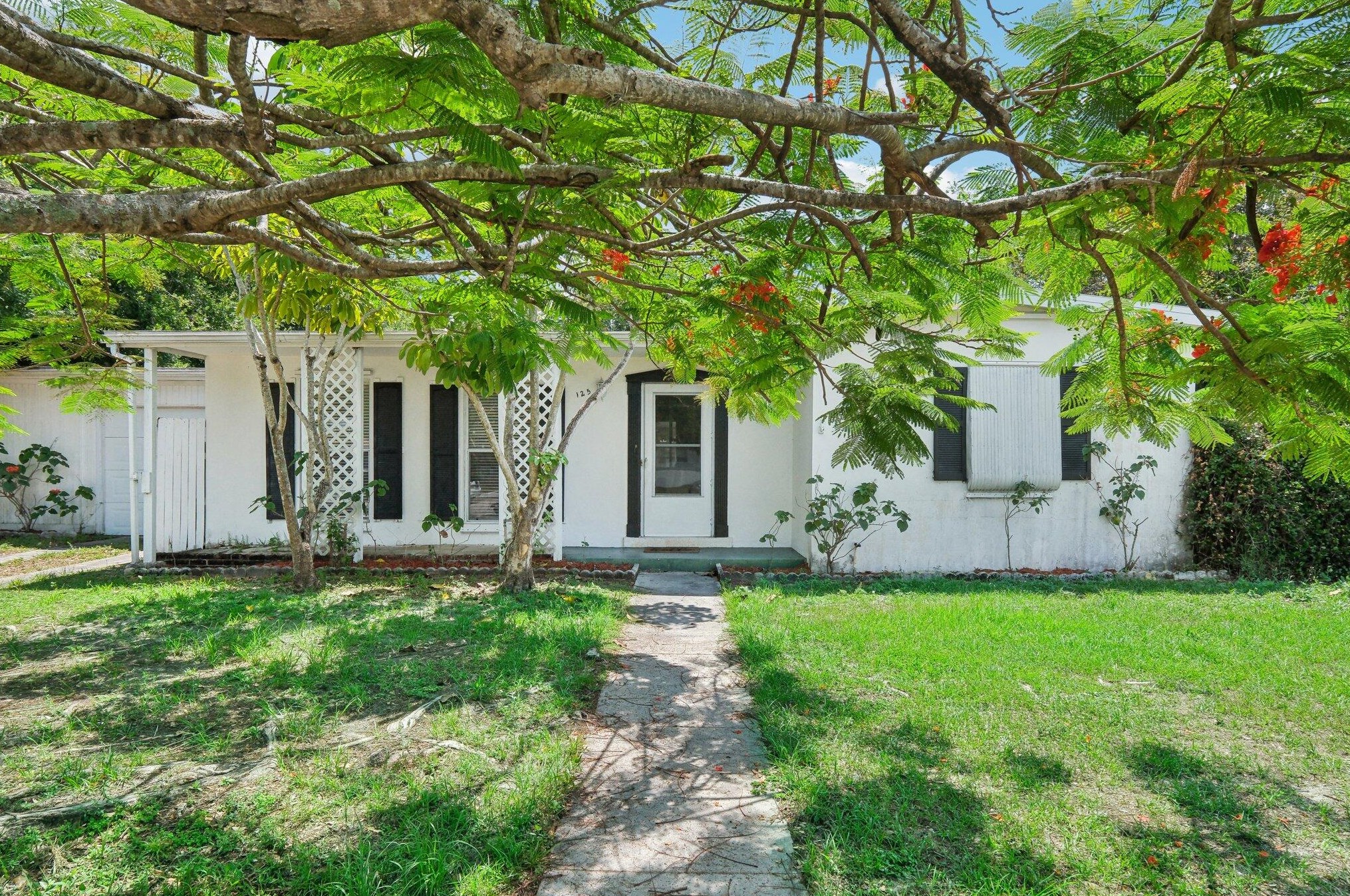 125 Airoso Blvd, Fort Pierce, FL 34983-2070