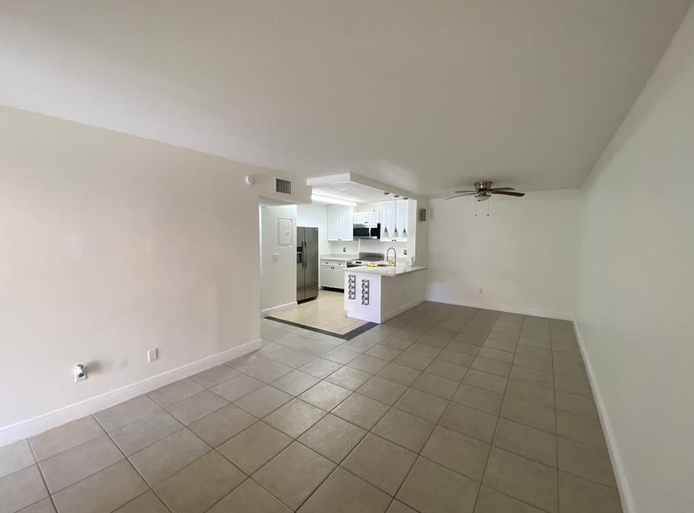 6031 10th St, Lake Worth, FL