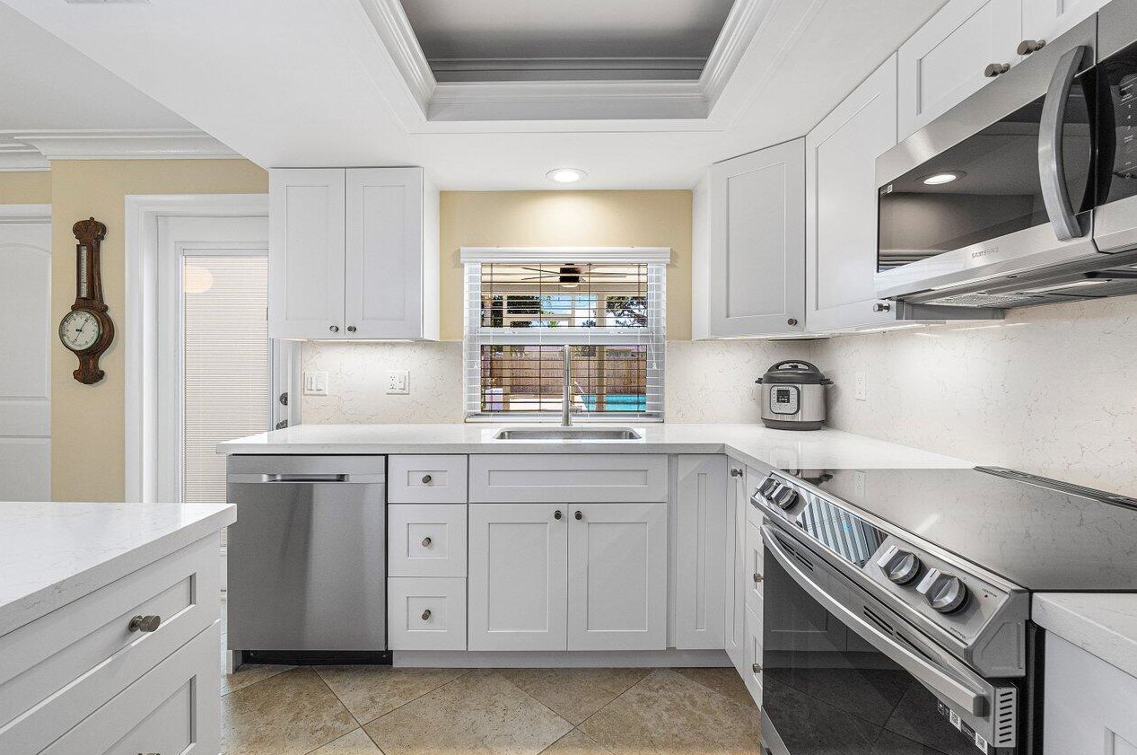 1302 7 Ct, Boynton Beach FL 33426-2928 exterior