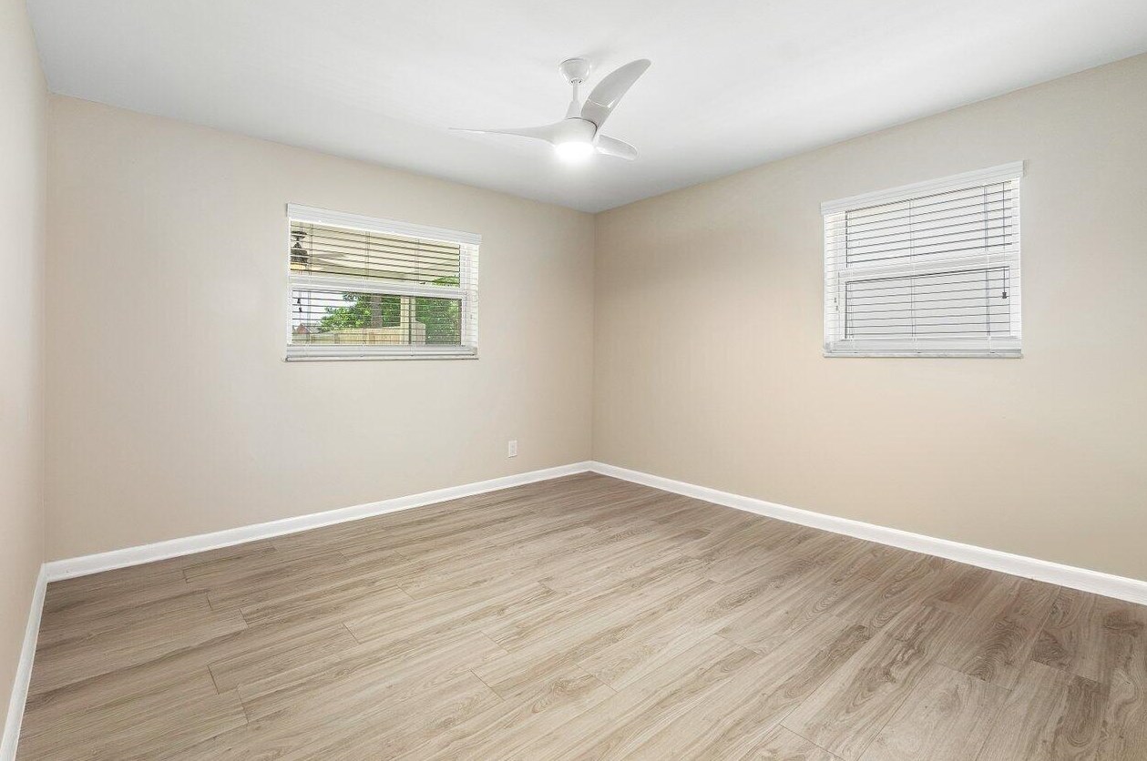 1302 7 Ct, Boynton Beach FL 33426-2928 exterior