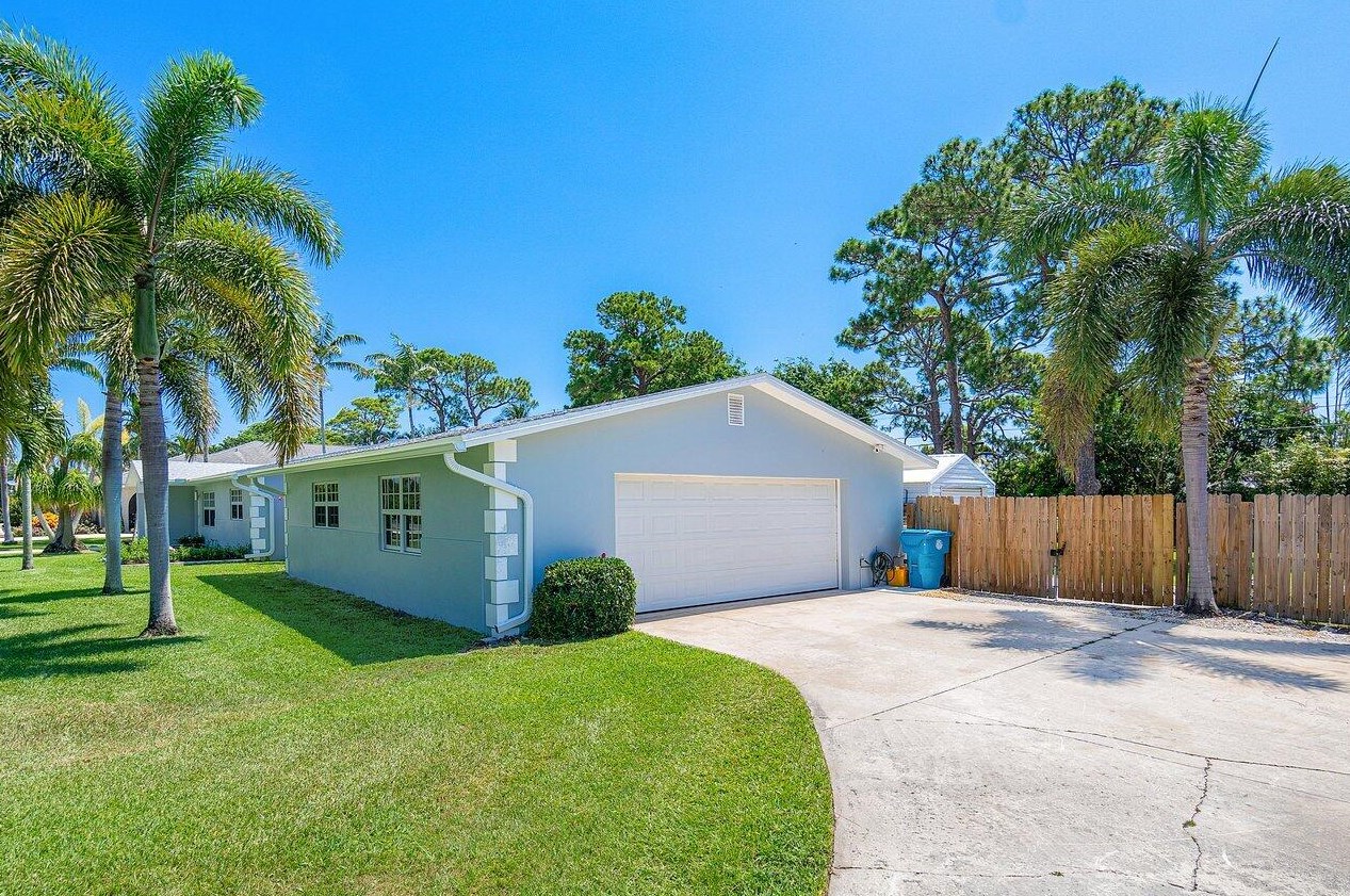 1302 7 Ct, Boynton Beach FL 33426-2928 exterior
