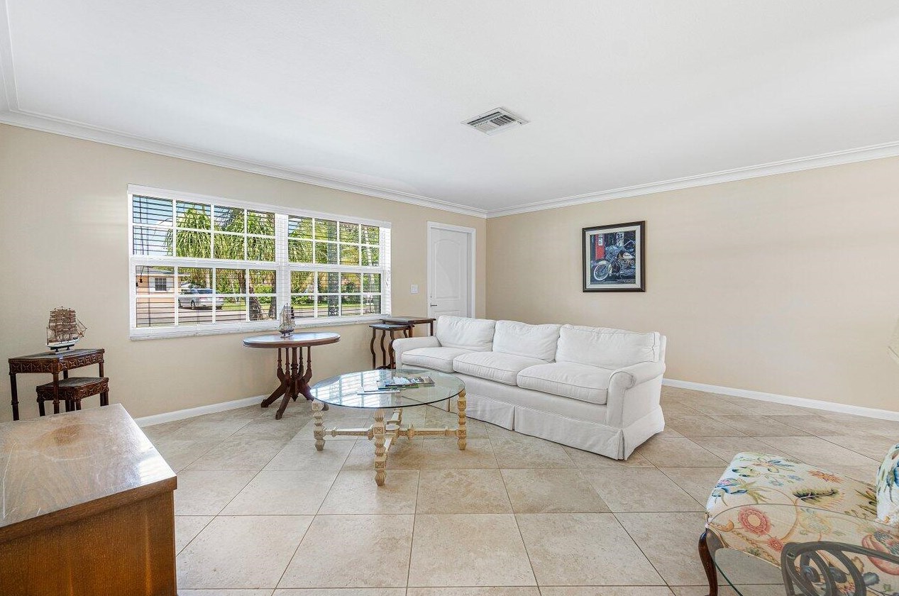 1302 7 Ct, Boynton Beach FL 33426-2928 exterior