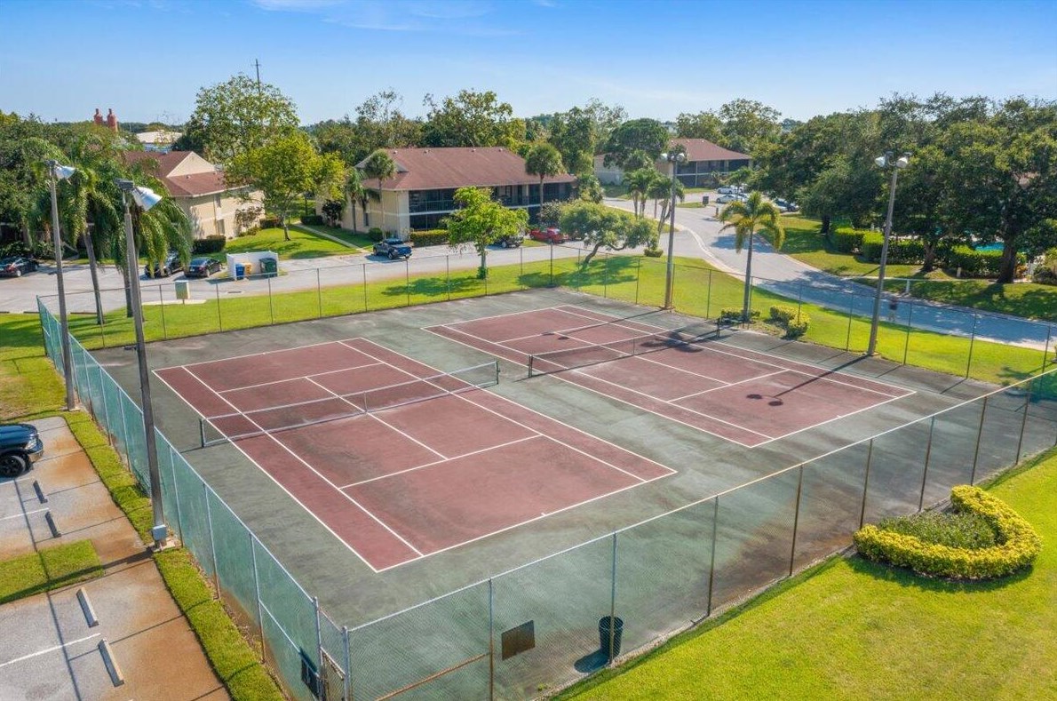 6547 Chasewood Dr, Jupiter FL  33458-5877 exterior