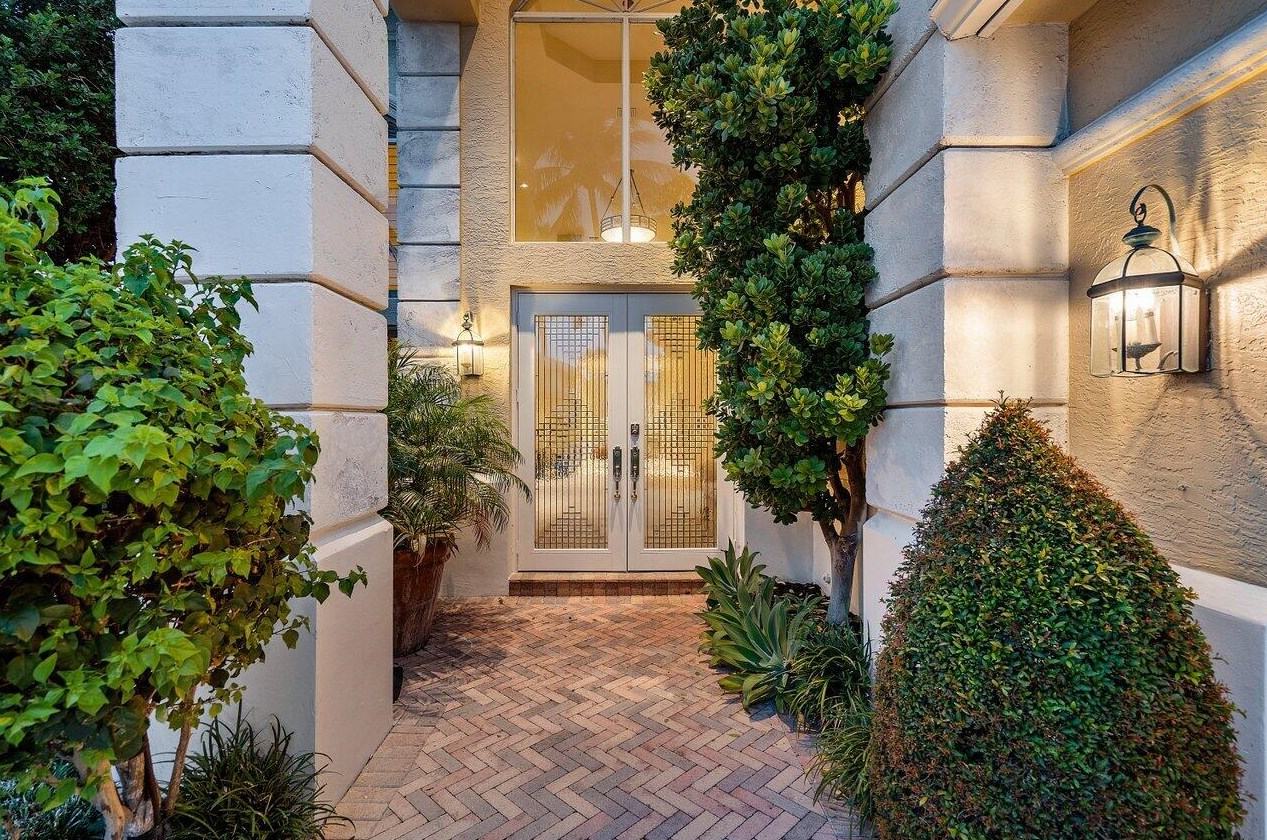 13 Is Dr, Boynton Beach FL 33435-3310 exterior