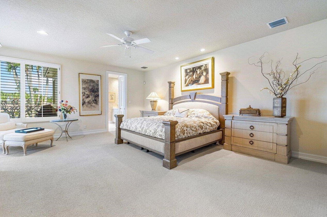 13 Is Dr, Boynton Beach FL 33435-3310 exterior