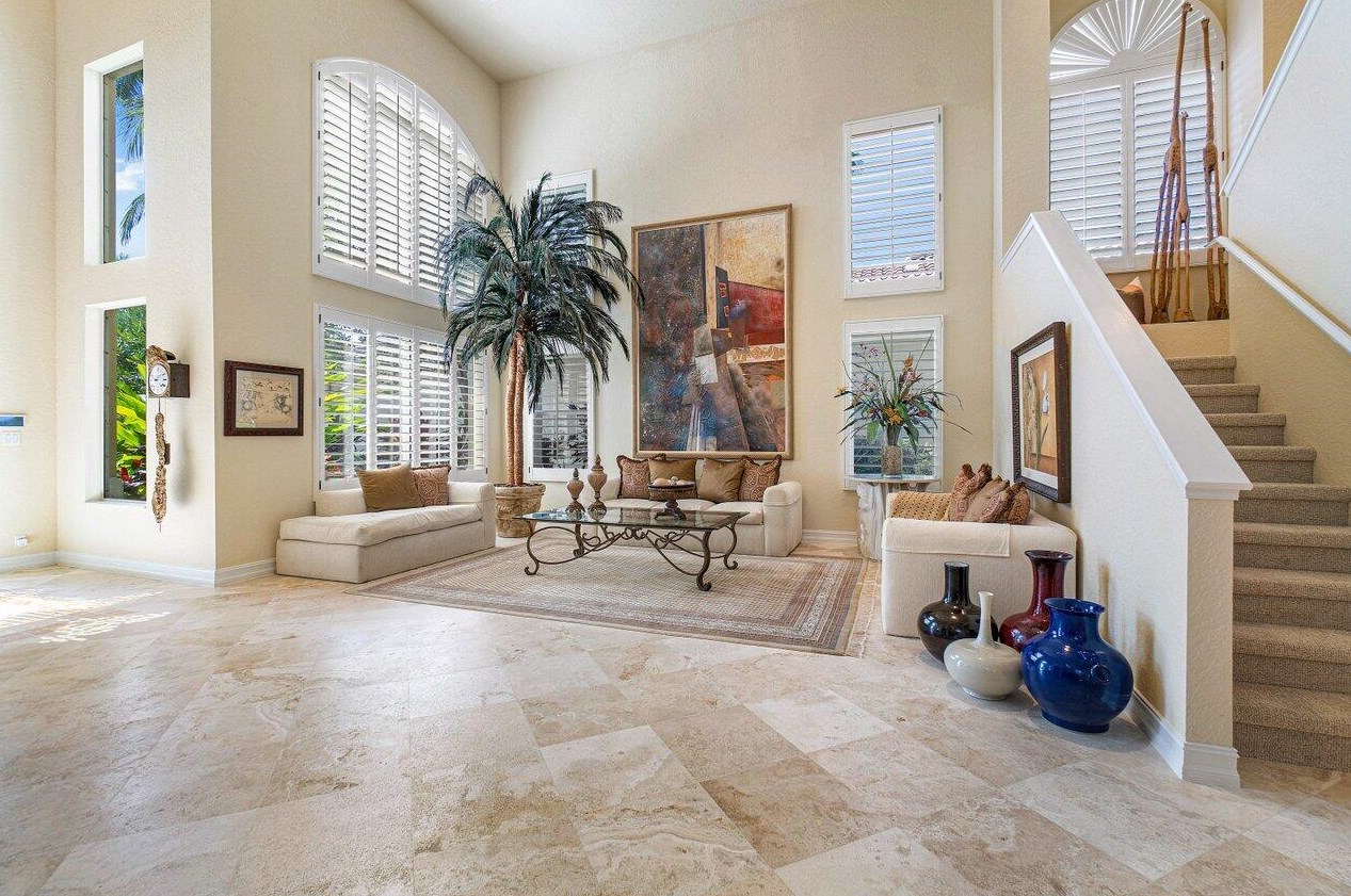 13 Is Dr, Boynton Beach FL 33435-3310 exterior