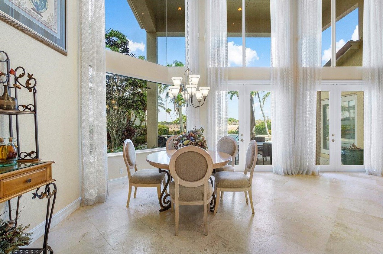 13 Is Dr, Boynton Beach FL 33435-3310 exterior