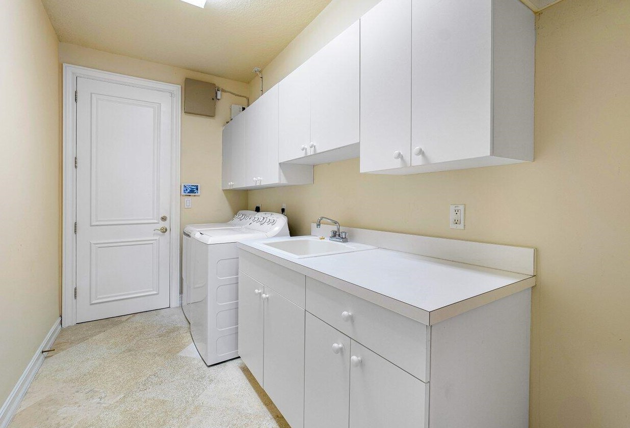 13 Is Dr, Boynton Beach FL 33435-3310 exterior