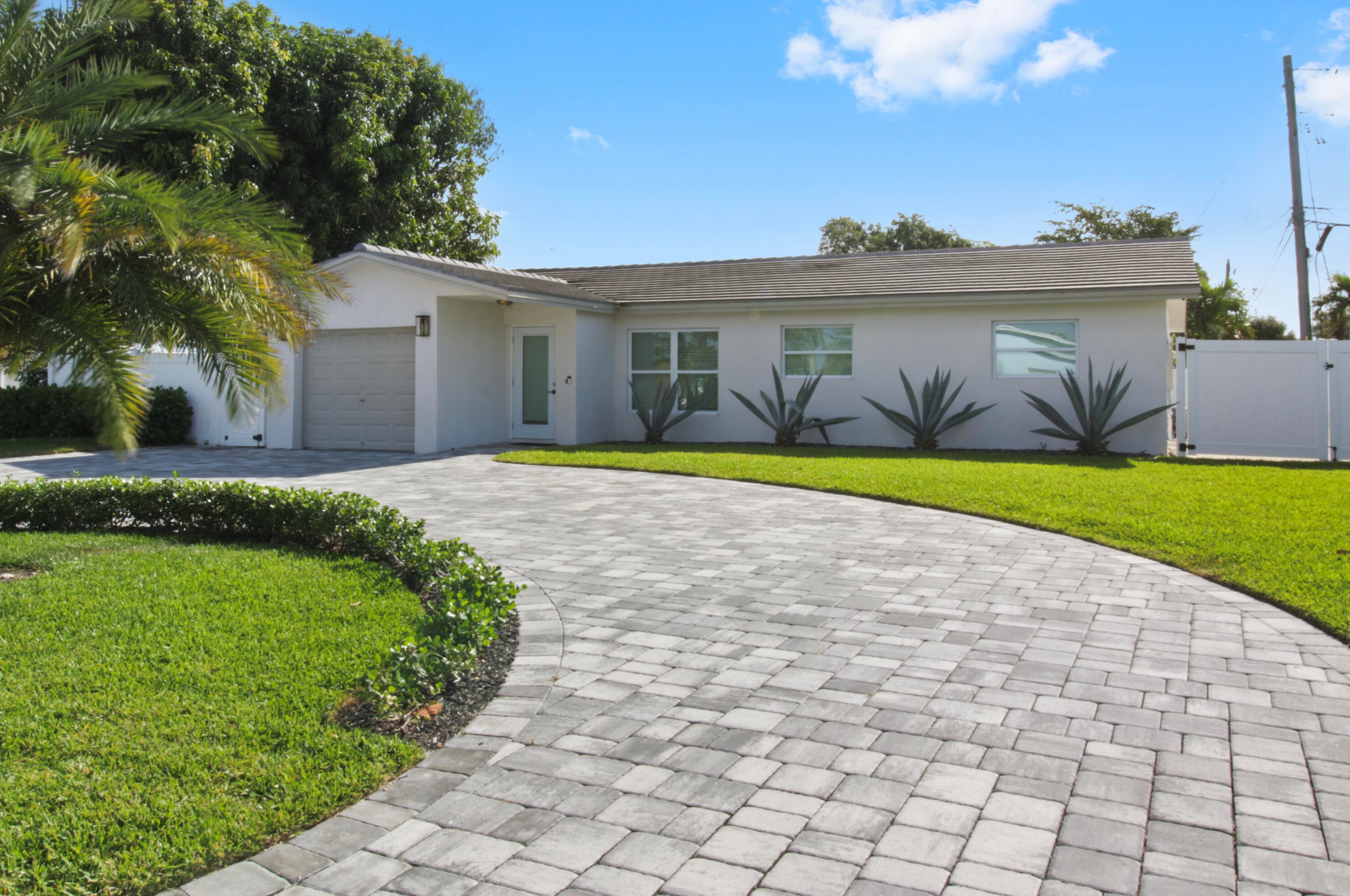 2798 Ne 2nd Ave Ave, Boca Raton, FL 33431