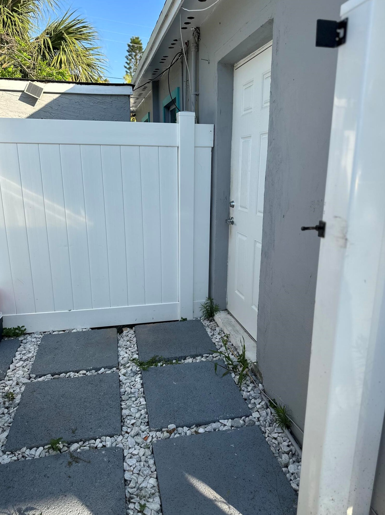 5823 Churchill Cir, West Palm Beach FL  33405-3444 exterior