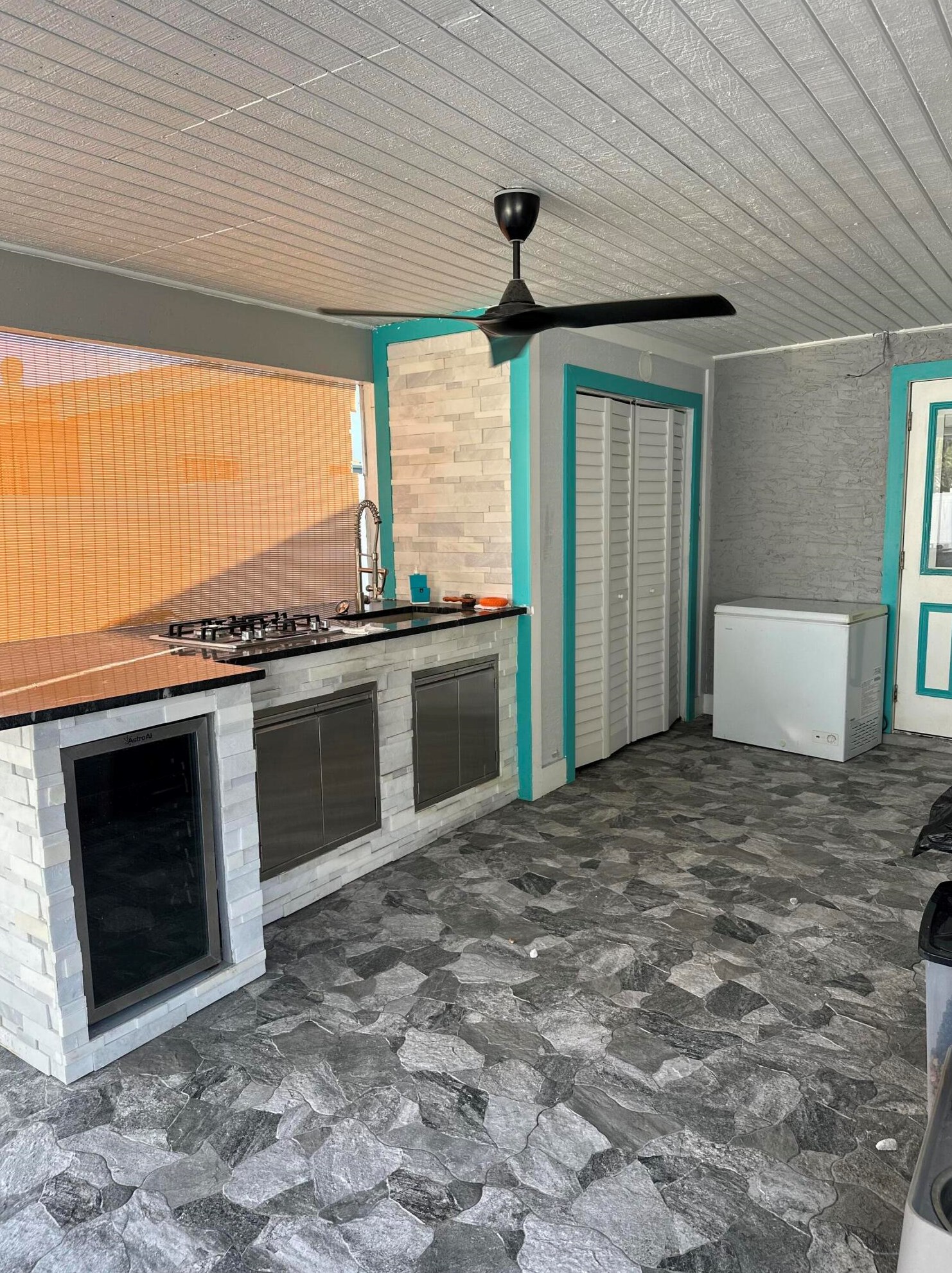 5823 Churchill Cir, West Palm Beach FL  33405-3444 exterior