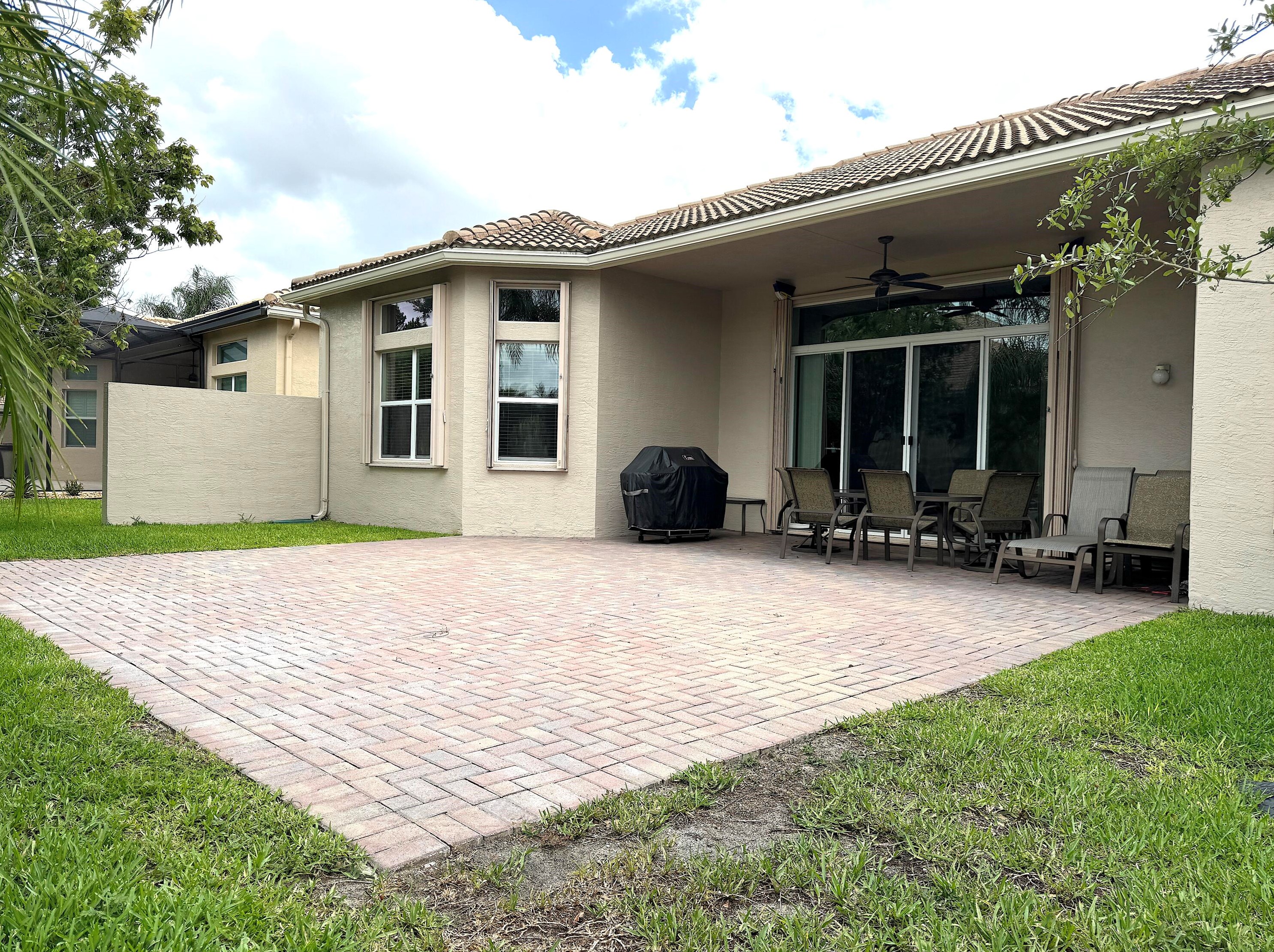 9809 Halston Mnr, Boynton Beach FL  33473-4977 exterior