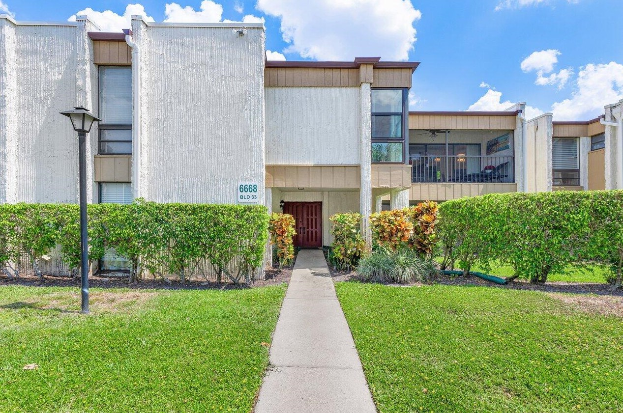 6668 Burning Wood Dr, Boca Raton, FL 33433-5141