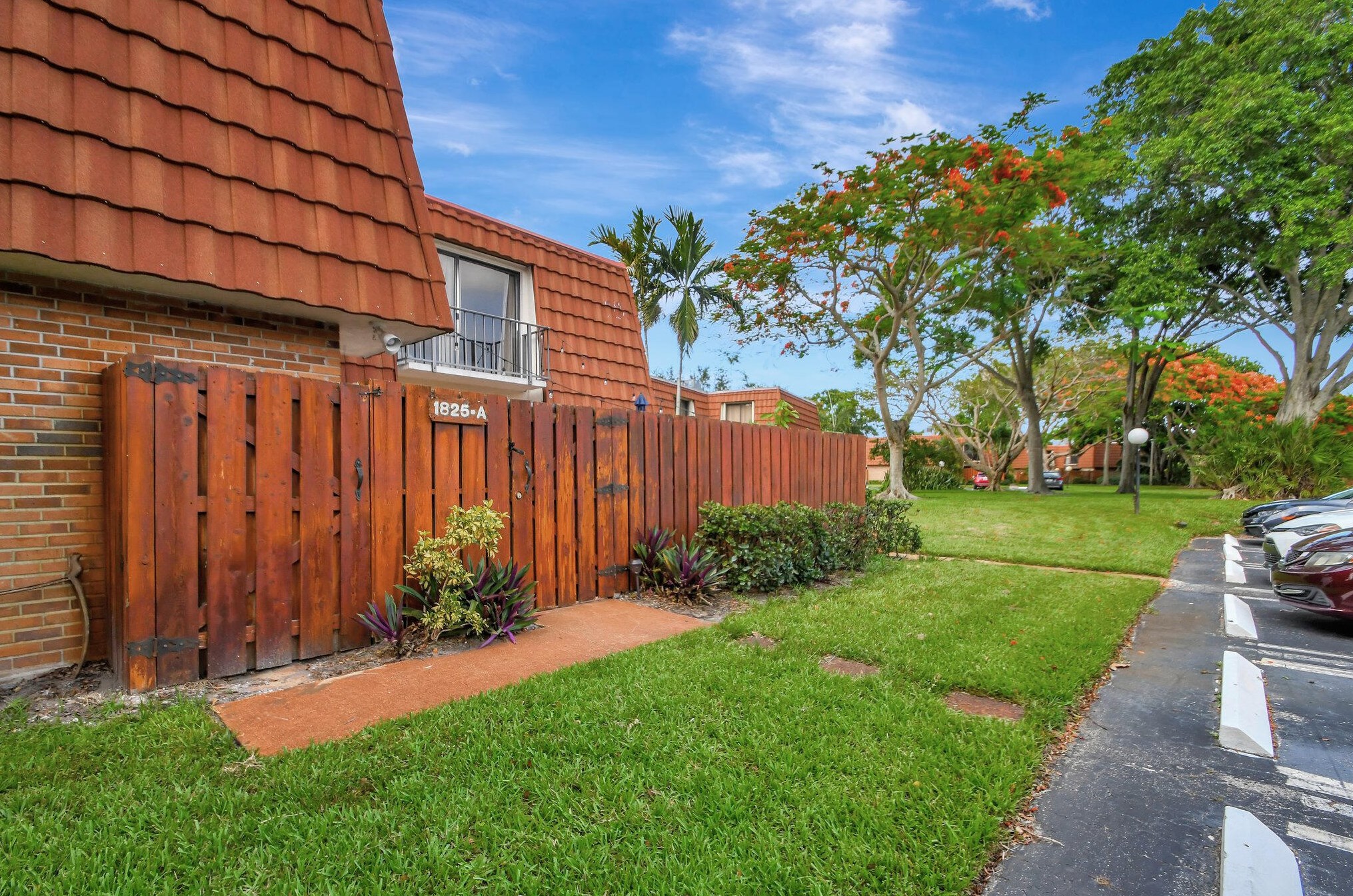 1825 San Juan Dr, Delray Beach FL  33445-5421 exterior