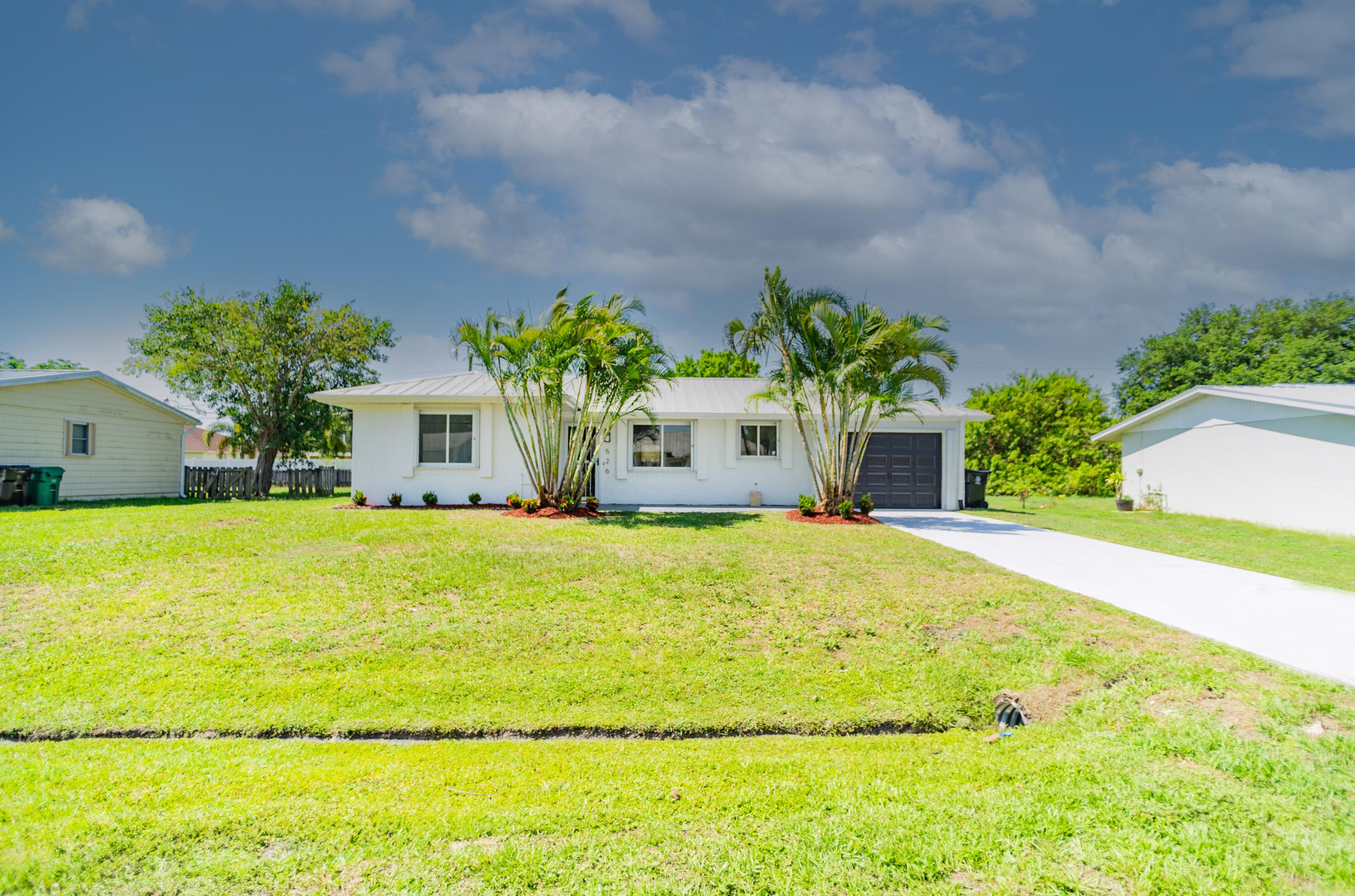 526 Avon Ave, Fort Pierce, FL 34983-8723