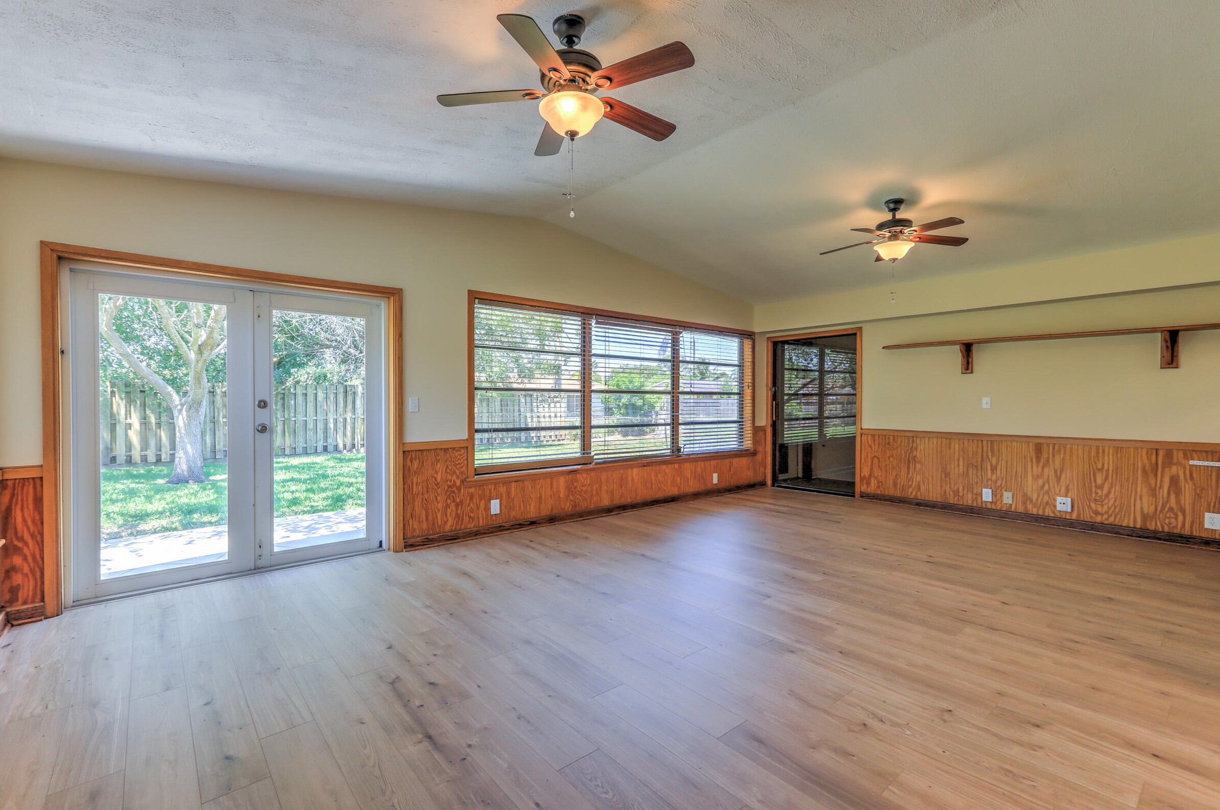 550 Anchor Ln, Fort Pierce FL  34983-2202 exterior