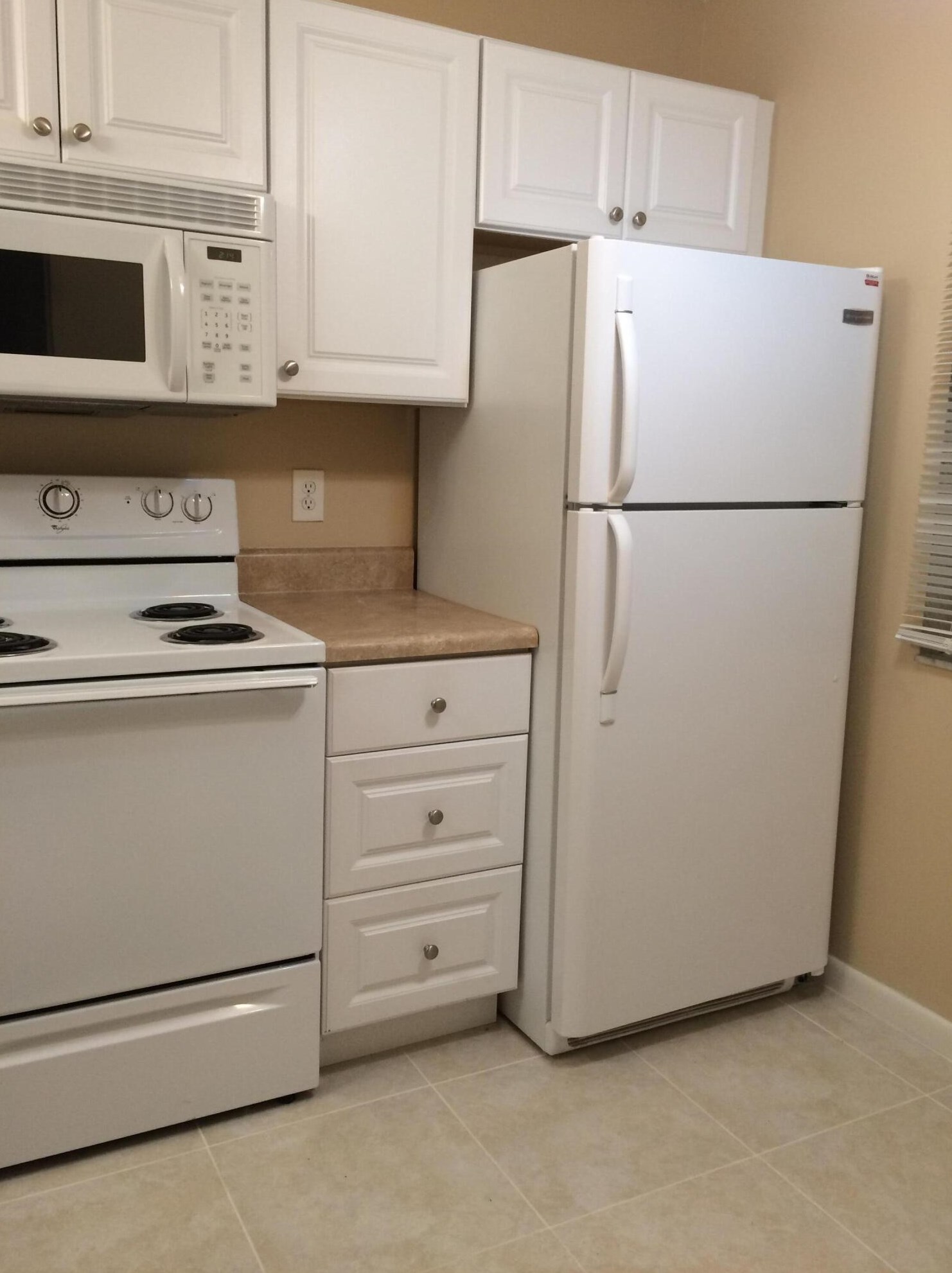 6649 Somerset Dr, Boca Raton, FL 33433-7876
