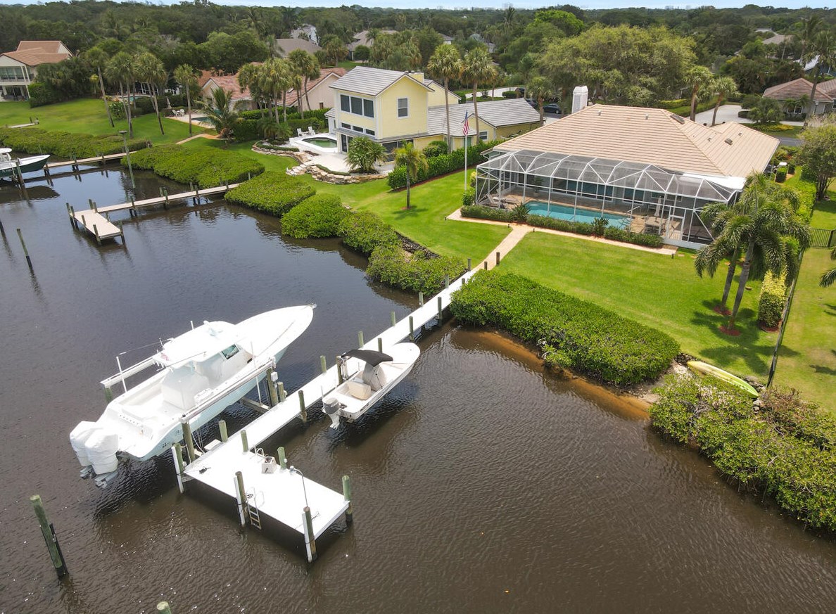 18797 River Ridge Rd, Jupiter, FL 33469-8107