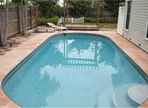 4732 Brook Dr, West Palm Beach, FL 33417-8209
