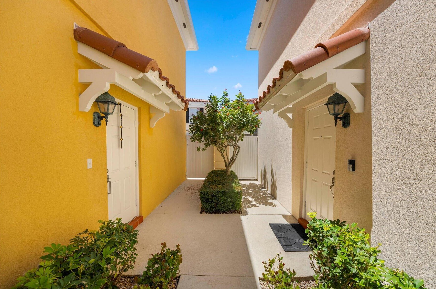 70 Tall Oaks Cir, Jupiter, FL 33469