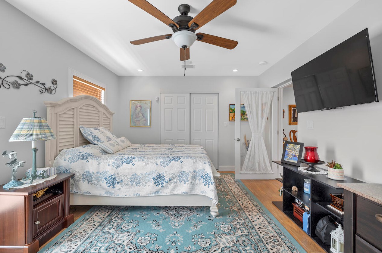 4466 Pne Gdn Ln, Lake Worth FL  33467-3908 exterior