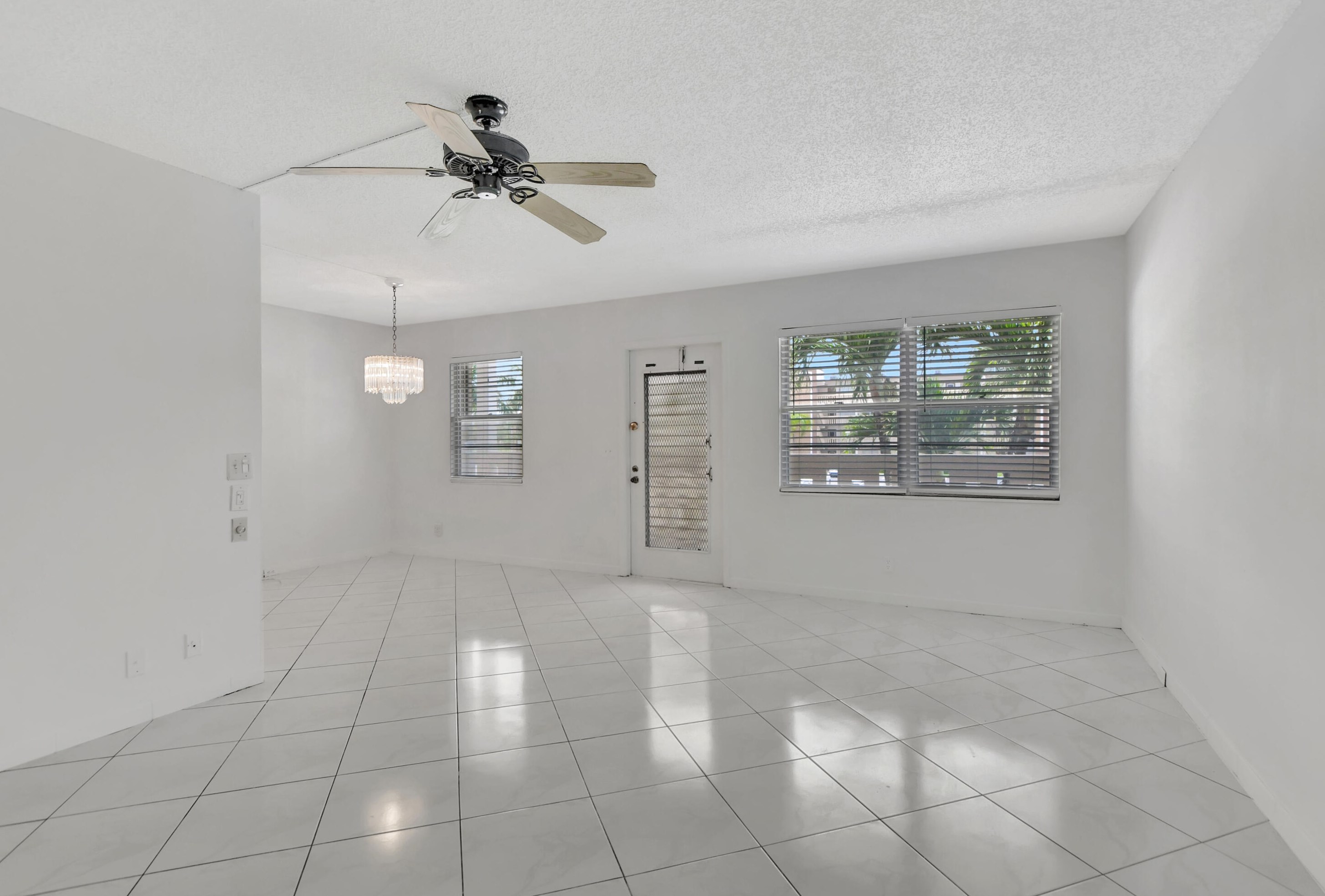 2012 Guildford A, Boca Raton FL 33434-4862 exterior