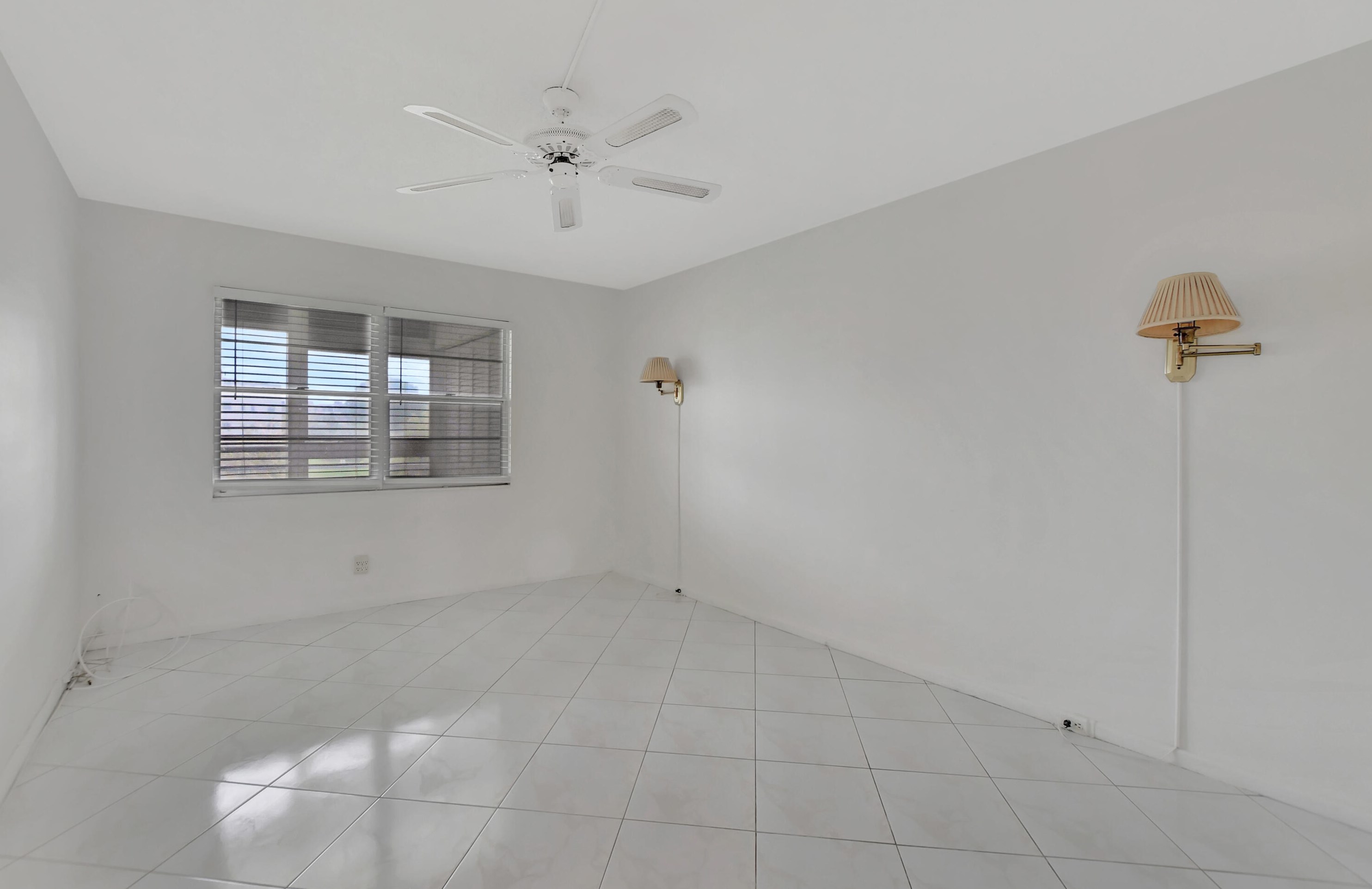 2012 Guildford A, Boca Raton FL 33434-4862 exterior