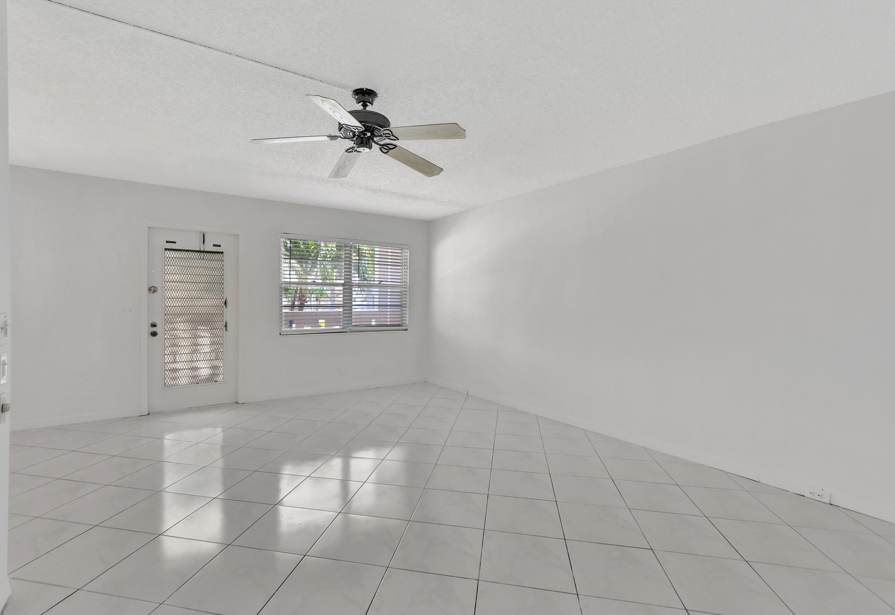 2012 Guildford A, Boca Raton FL 33434-4862 exterior