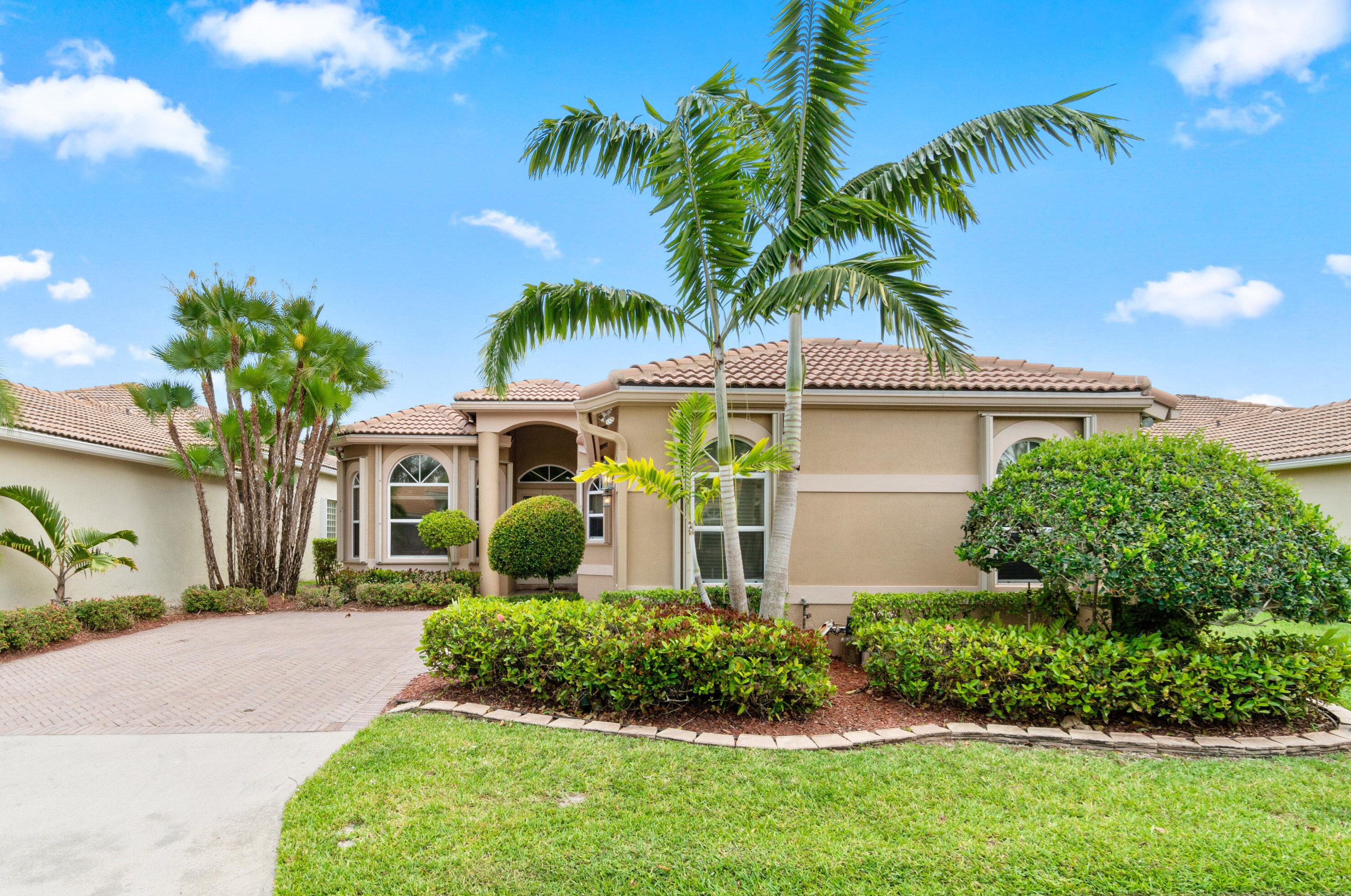 5272 Ventura Dr, Delray Beach, FL 33484-8386