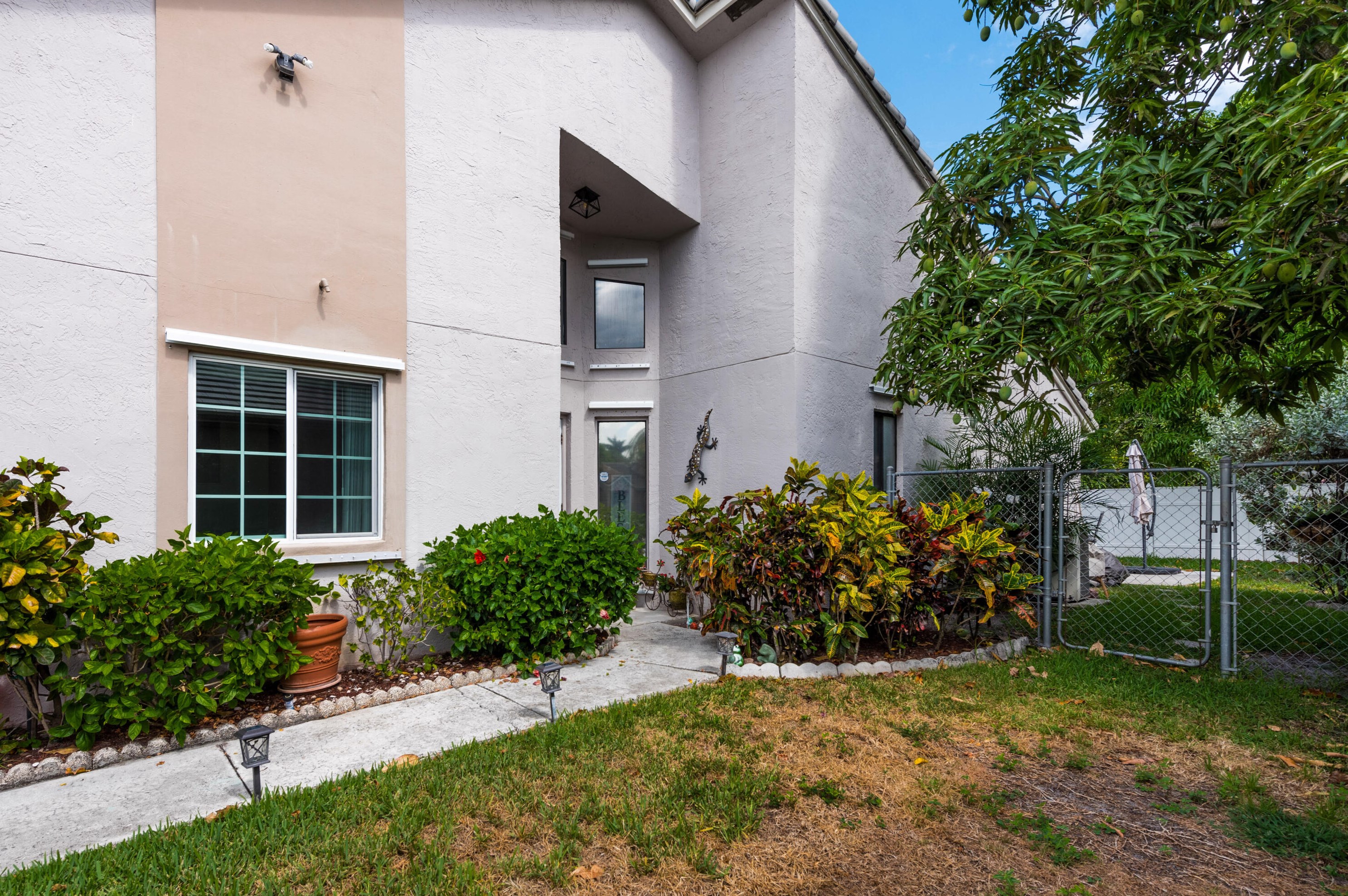 6025 Strawberry Lakes Cir, Lake Worth FL  33463-6510 exterior