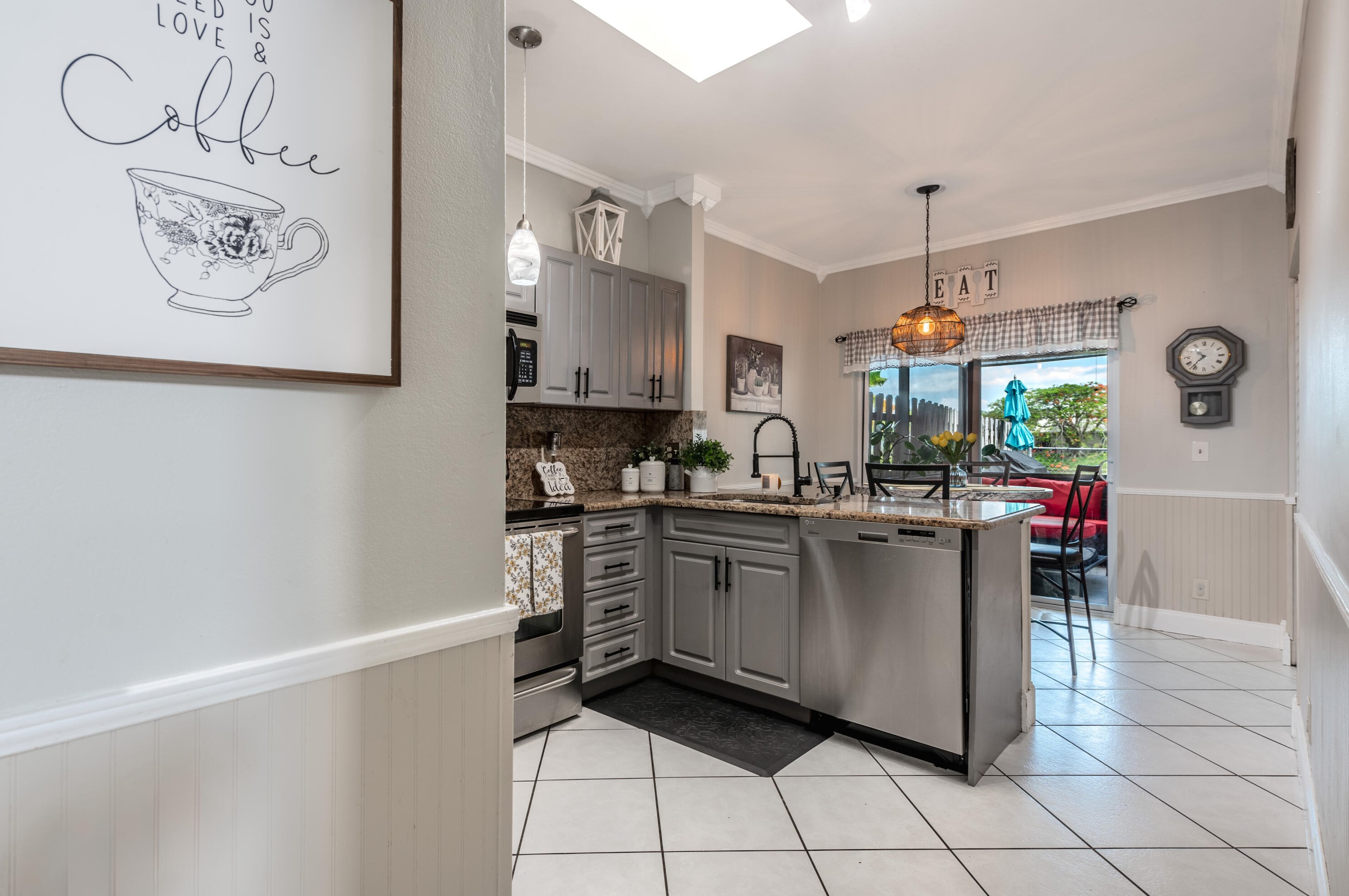 6025 Strawberry Lk Cir, Lake Worth FL  33463-6510 exterior