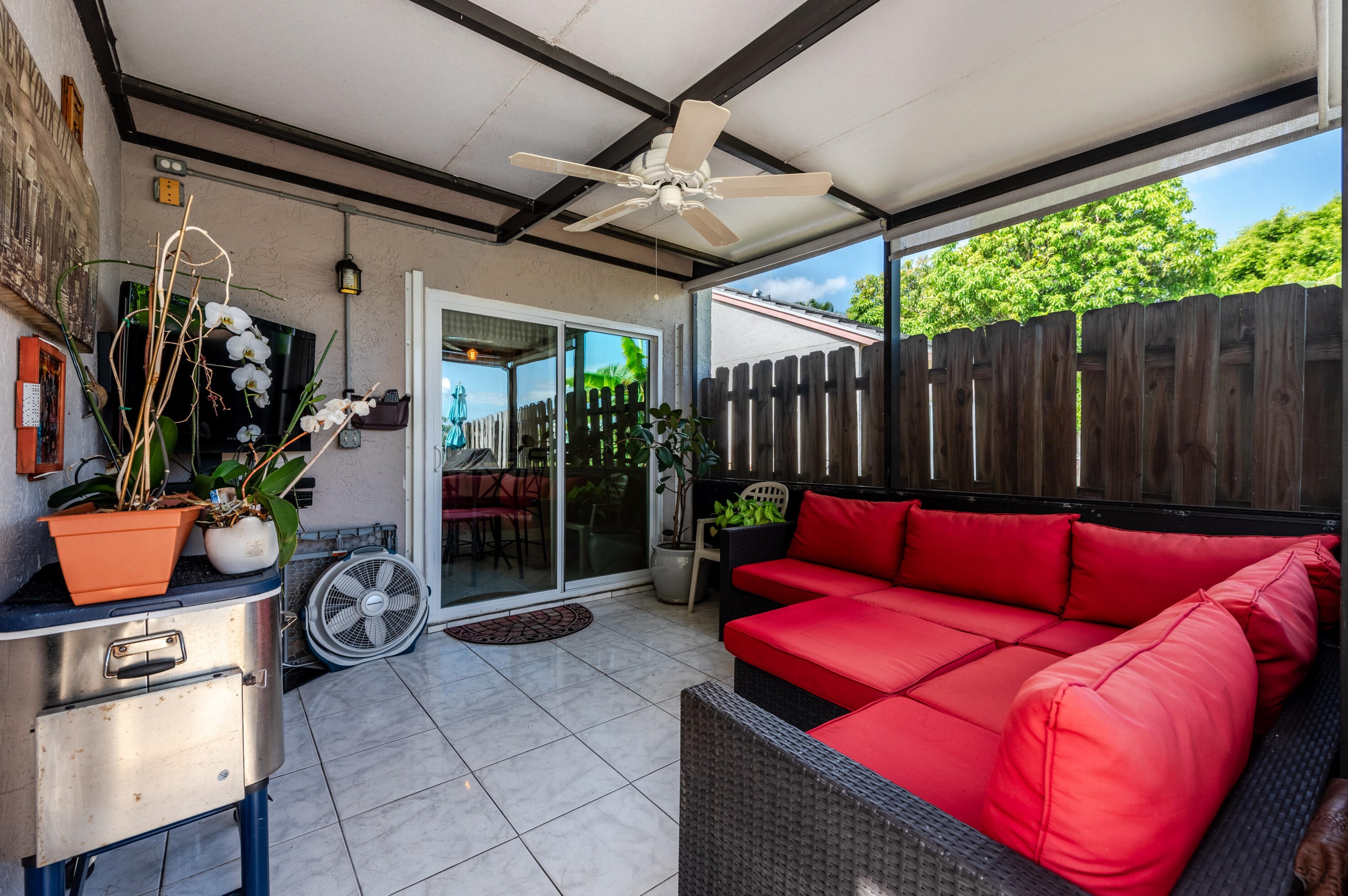 6025 Strawberry Lk Cir, Lake Worth FL  33463-6510 exterior