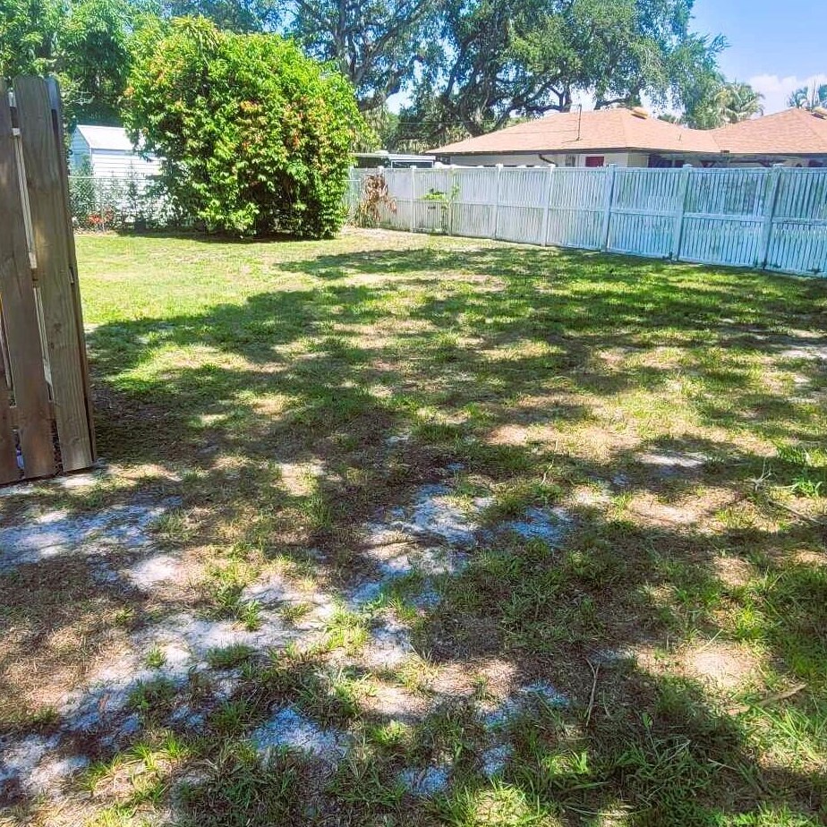 1003 Georgia Ave, Fort Pierce FL  34950-9221 exterior