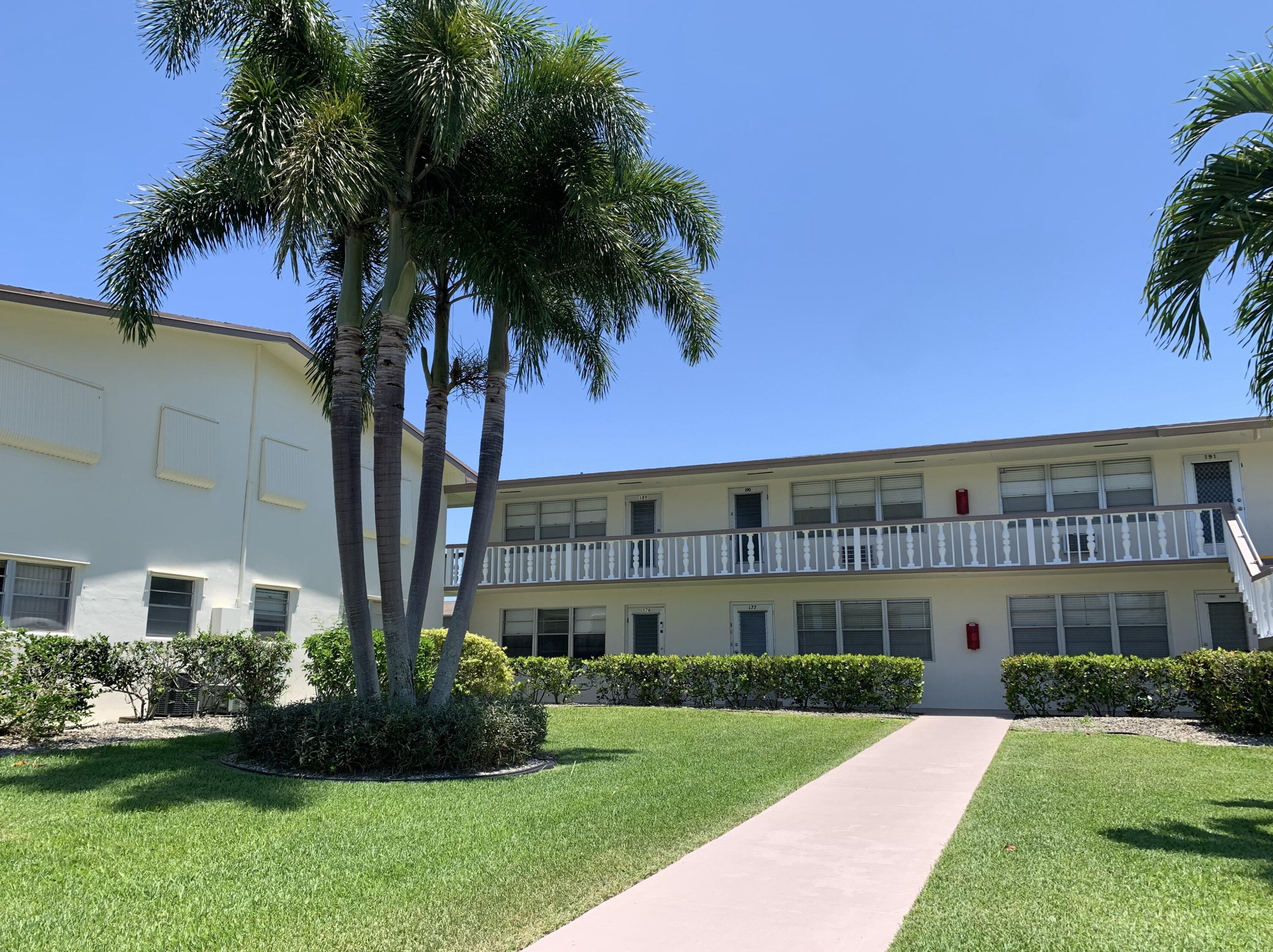 177 Camden H, West Palm Beach, FL 33417