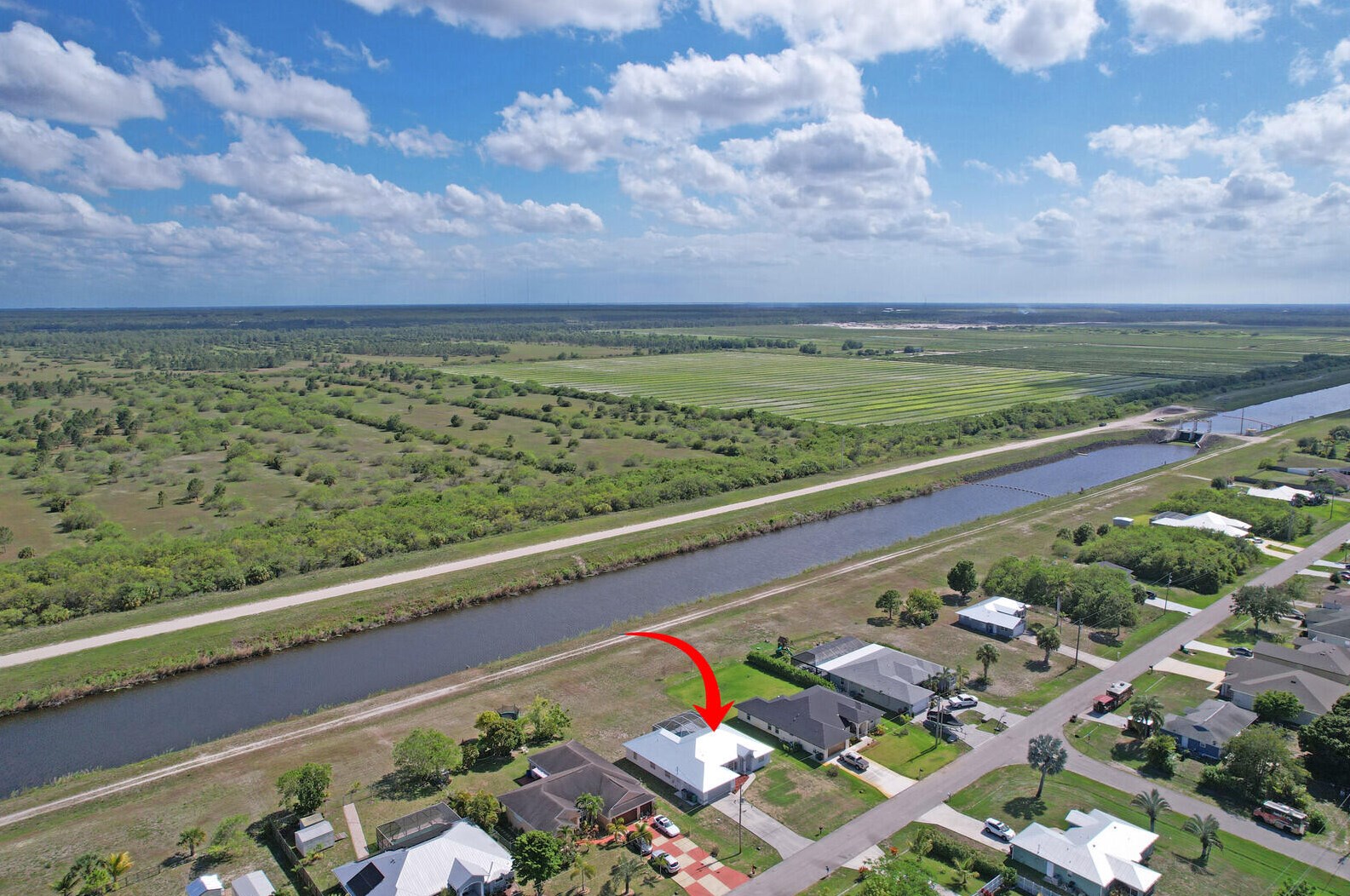 516 Bradshaw Cir, Fort Pierce FL  34953-5539 exterior