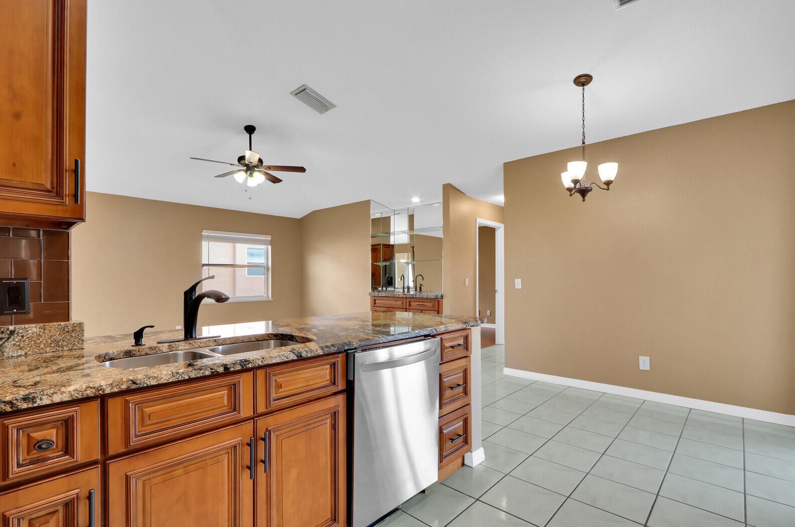 516 Bradshaw Cir, Fort Pierce FL  34953-5539 exterior