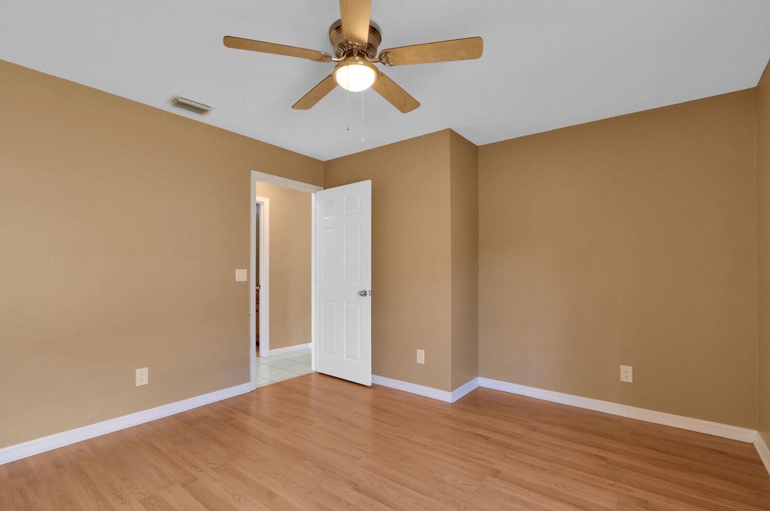 516 Bradshaw Cir, Fort Pierce FL  34953-5539 exterior