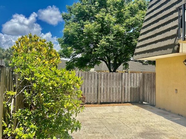 3607 36th Way, West Palm Beach, FL 33407-6808