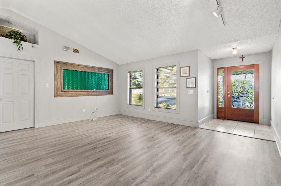 1821 Altman Ave, Fort Pierce FL  34953-1075 exterior