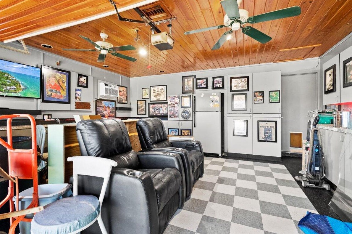 1821 Altman Ave, Fort Pierce FL  34953-1075 exterior