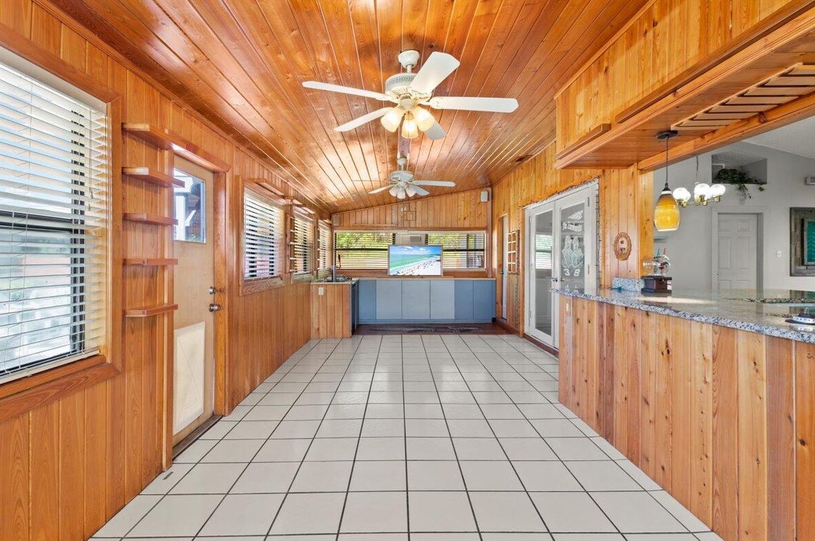 1821 Altman Ave, Fort Pierce FL  34953-1075 exterior