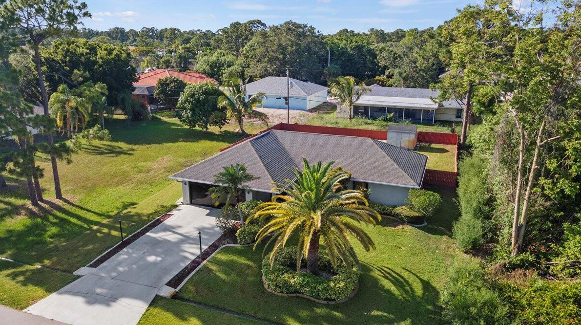 1821 Altman Ave, Fort Pierce, FL 34953-1010