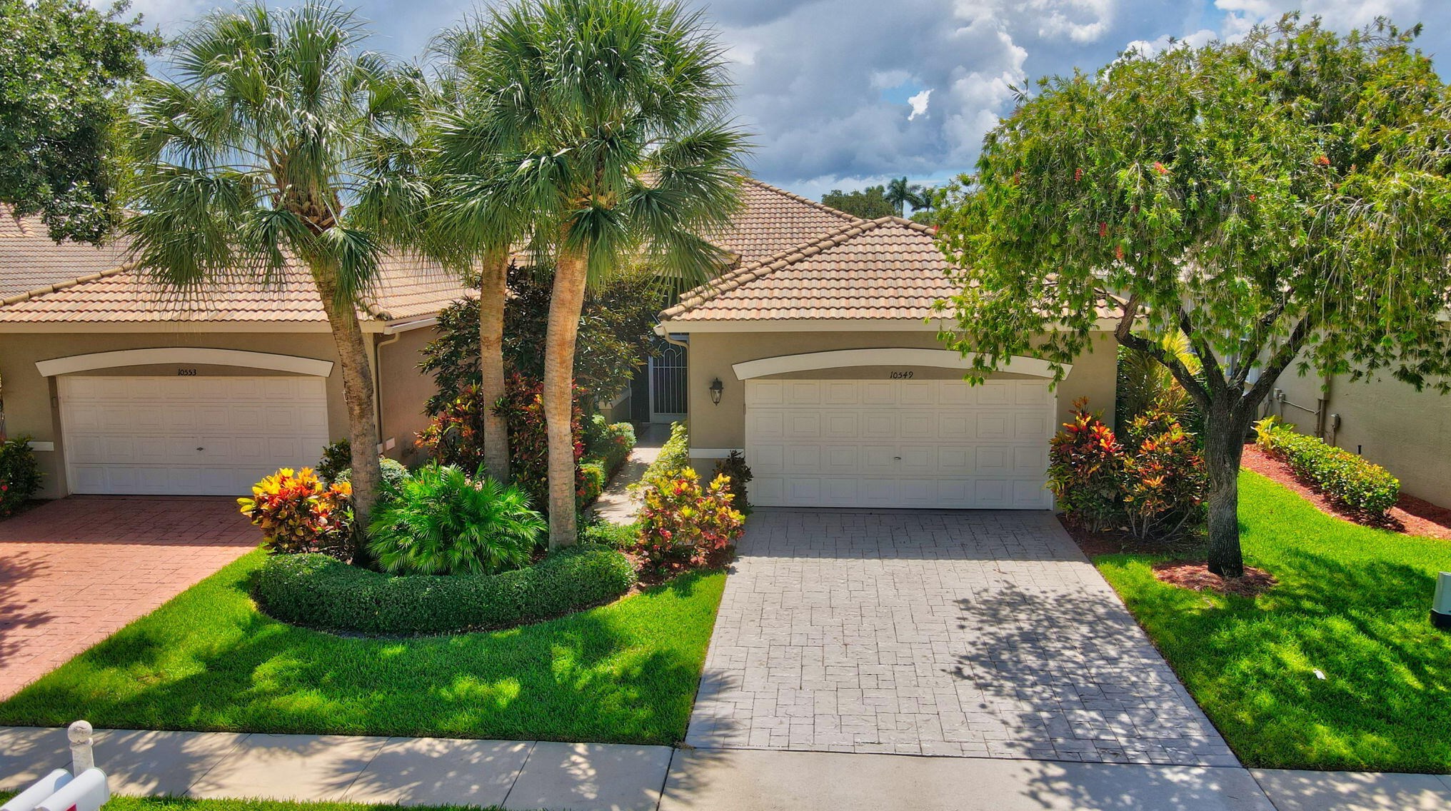 10549 Royal Caribbean Cir, Boynton Beach FL  33437-4285 exterior
