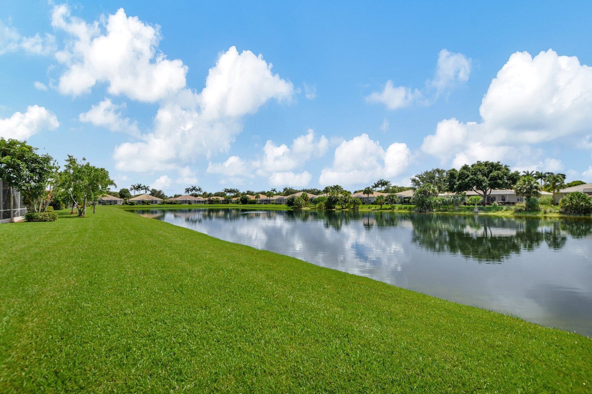 10549 Royal Caribbean Cir, Boynton Beach FL  33437-4285 exterior