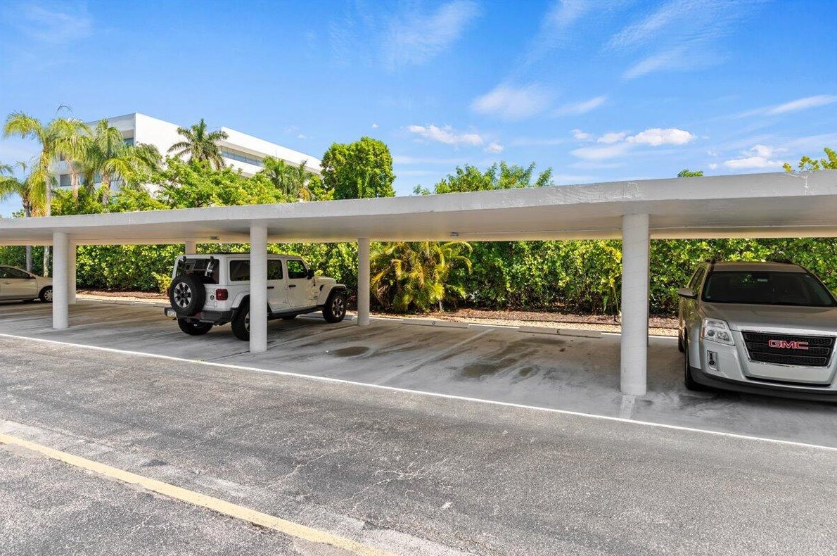 300 Highway A1a, Jupiter FL  33477-9510 exterior