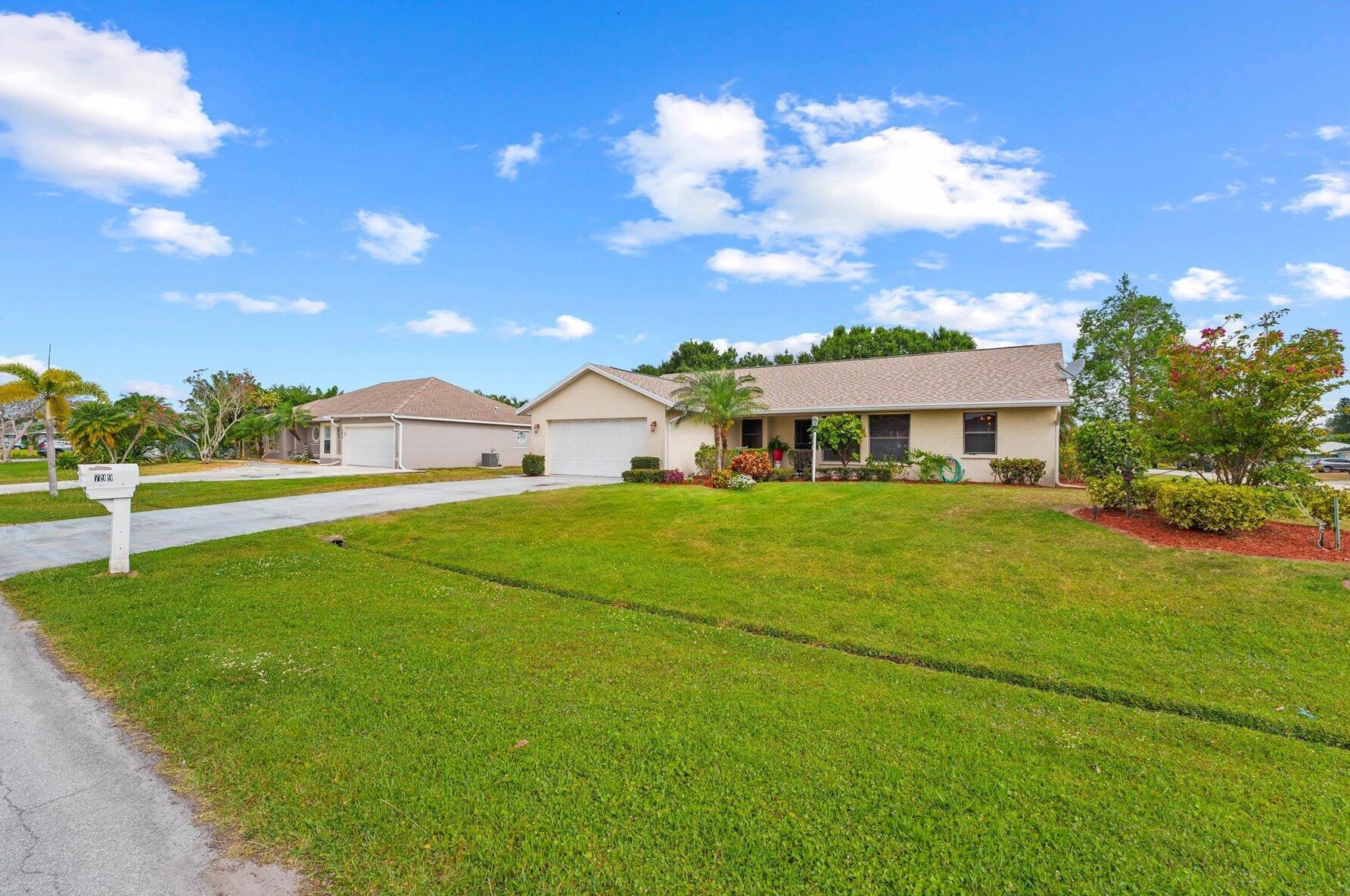 799 Fallon Dr, Fort Pierce, FL 34983-2779