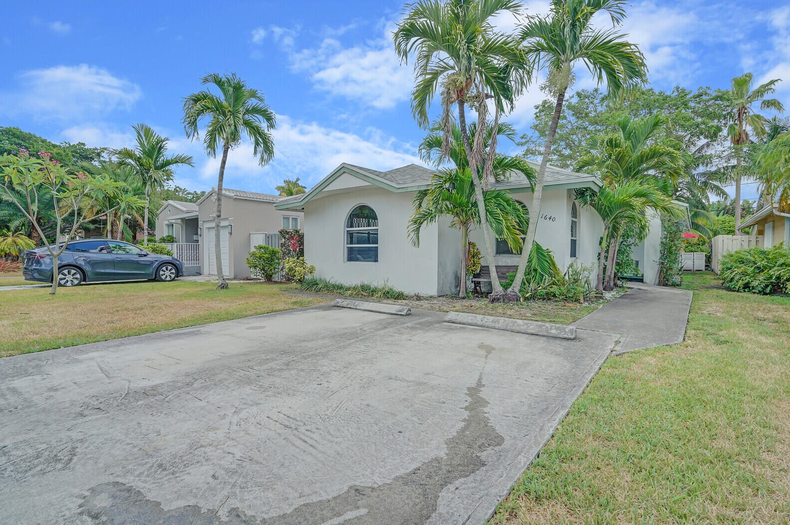 1640 Jackson St, Hollywood, FL 33020